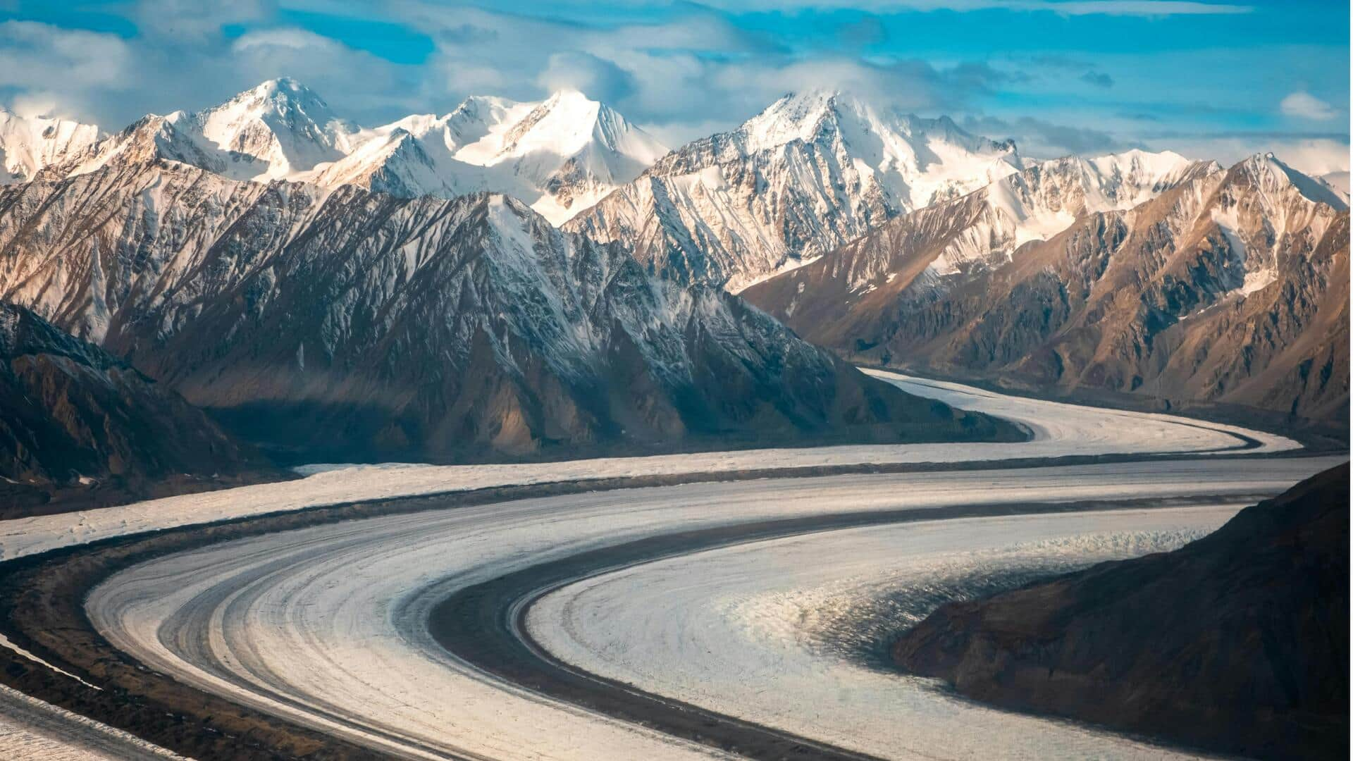 Menjelajahi Lembah Gletser Tersembunyi di Taman Nasional Kluane, Yukon, Kanada