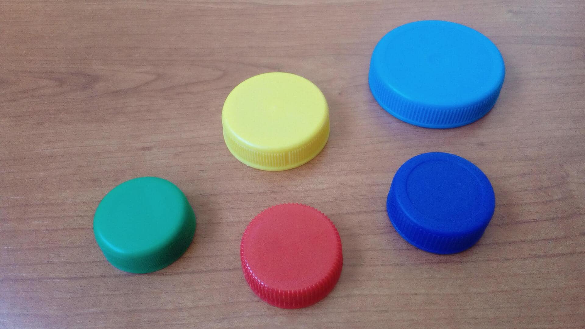 Cara kreatif menggunakan tutup botol untuk pengorganisasian