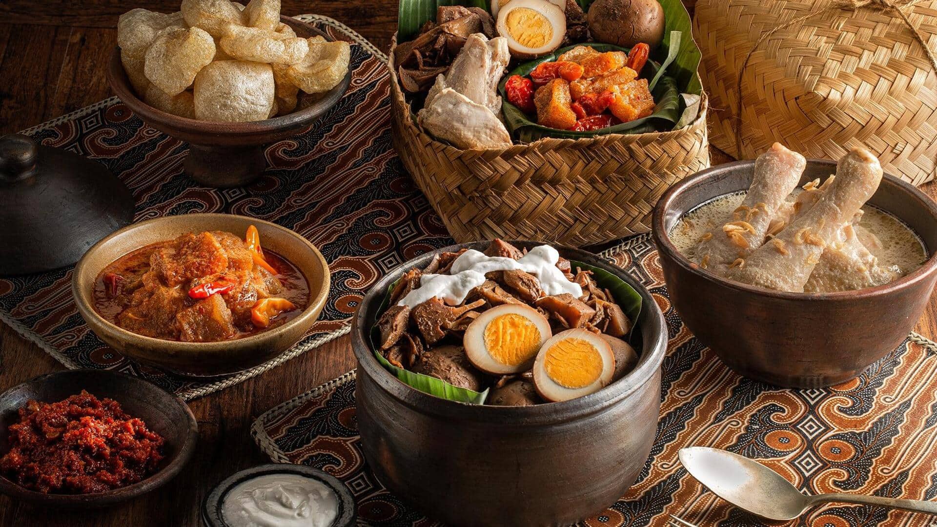 Nikmati Hidangan Khas Indonesia yang Dimasak dengan Pot Tanah Liat Nikmati Hidangan Khas Indonesia yang Dimasak dengan Pot Tanah Liat