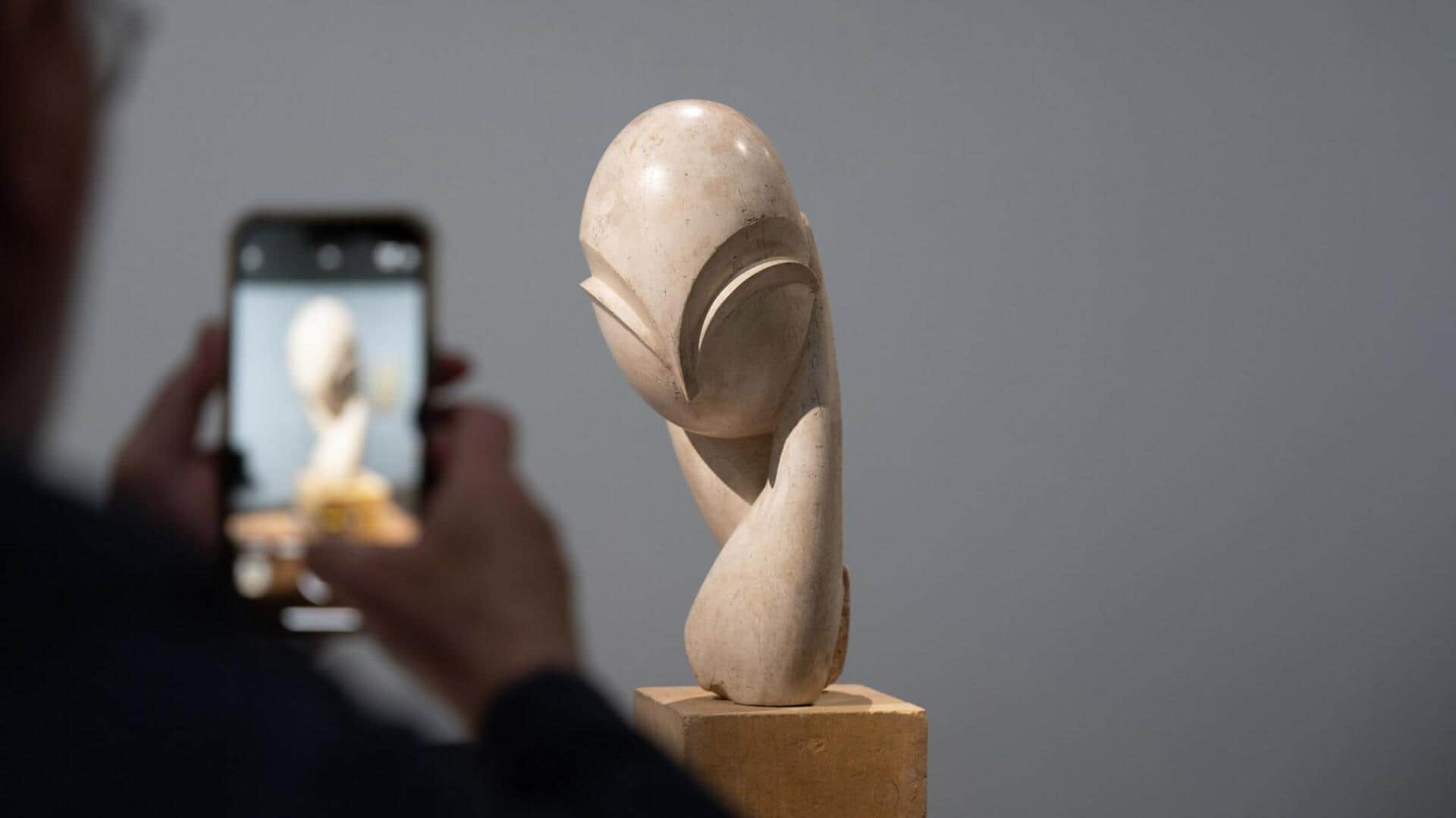 Teknik Fotografi Patung dengan Ponsel Pintar