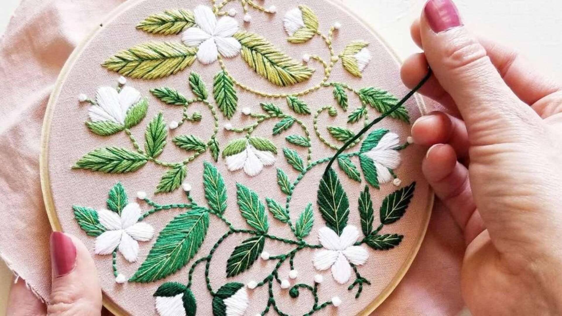 Tingkatkan lemari pakaian dengan gaya bordir Chikan abadi untuk perayaan