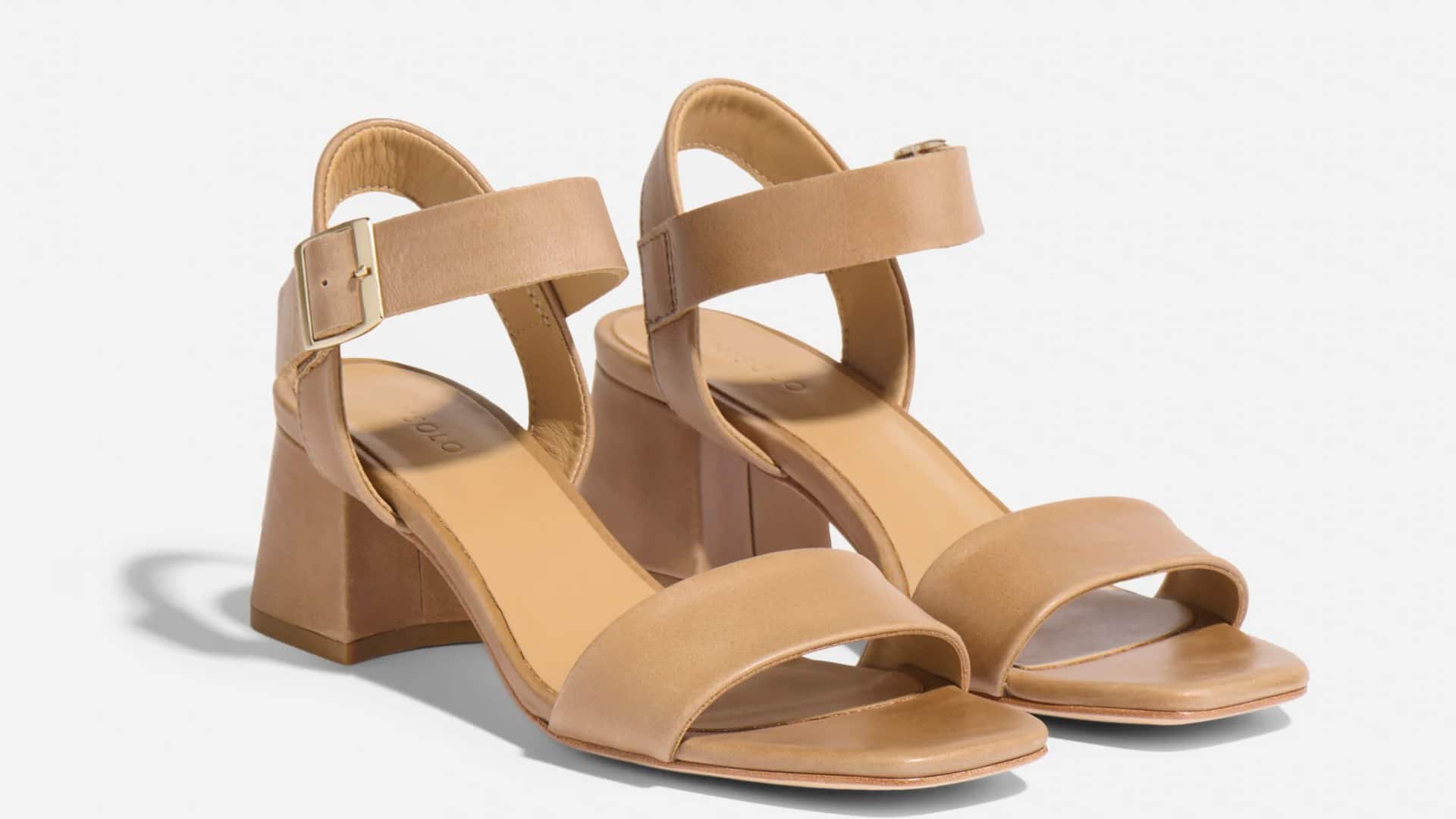 Sandal hak blok: Pilihan tepat untuk musim semi