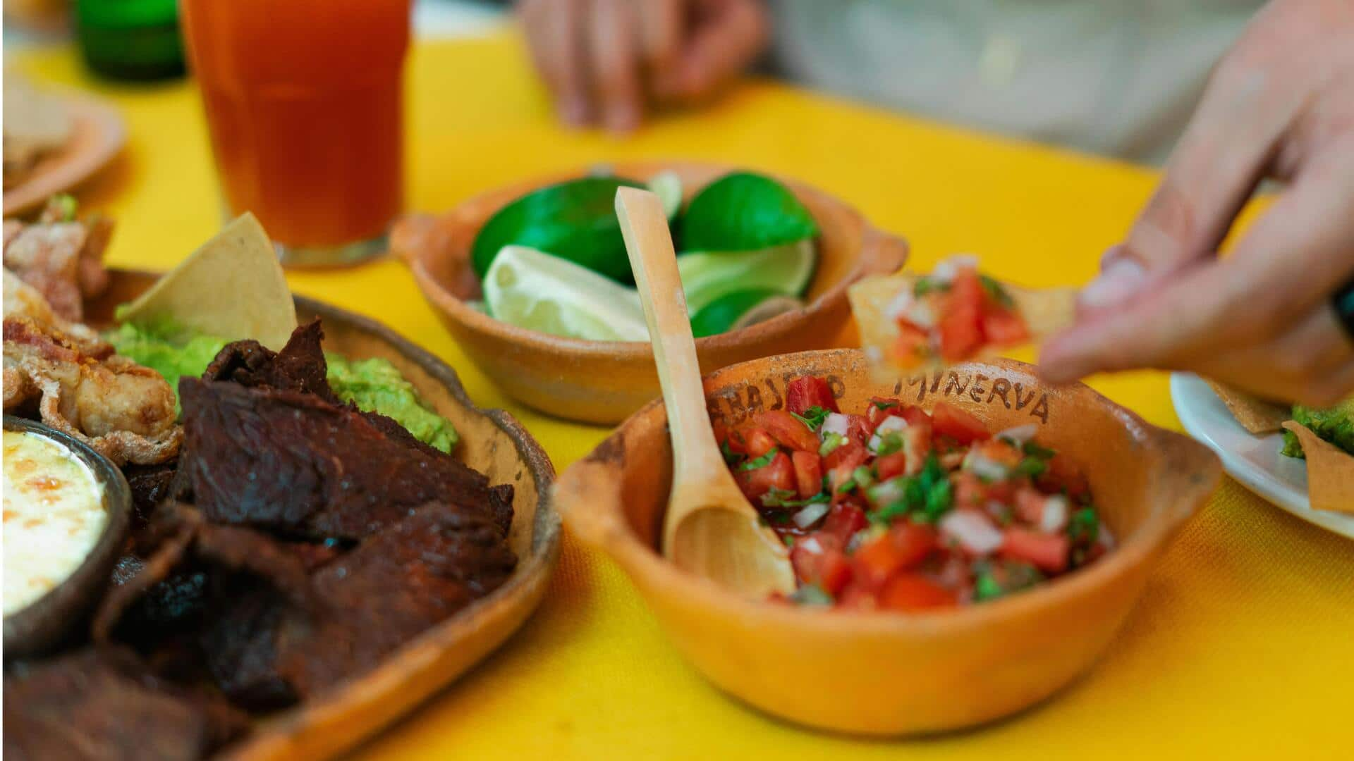 Alternatif Salsa Meksiko Vegan yang Lebih Sehat