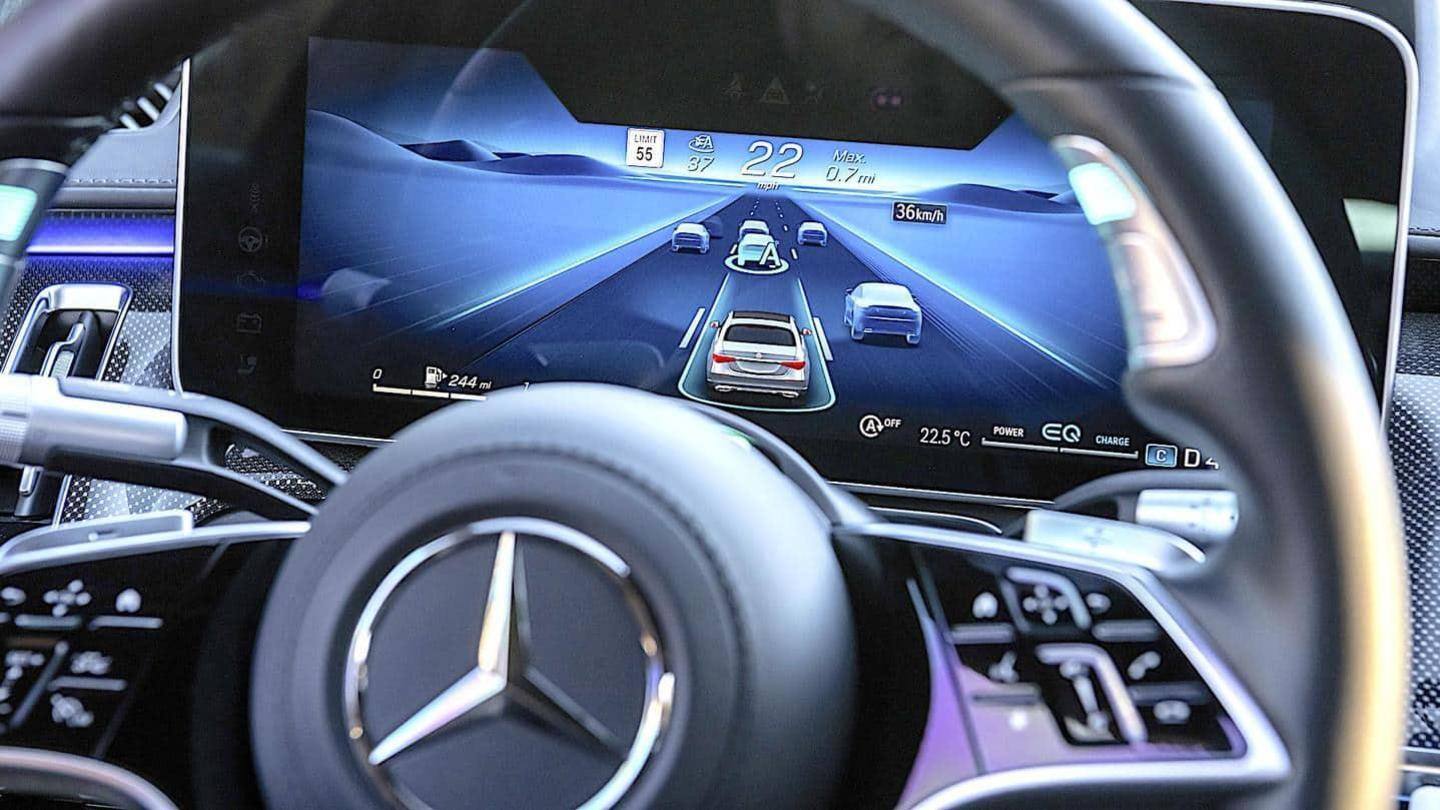 Bagaimana Mercedes-Benz berambisi untuk mengakhiri kecelakaan di jalan raya pada tahun 2050 Bagaimana Mercedes-Benz berambisi untuk mengakhiri kecelakaan di jalan raya pada tahun 2050