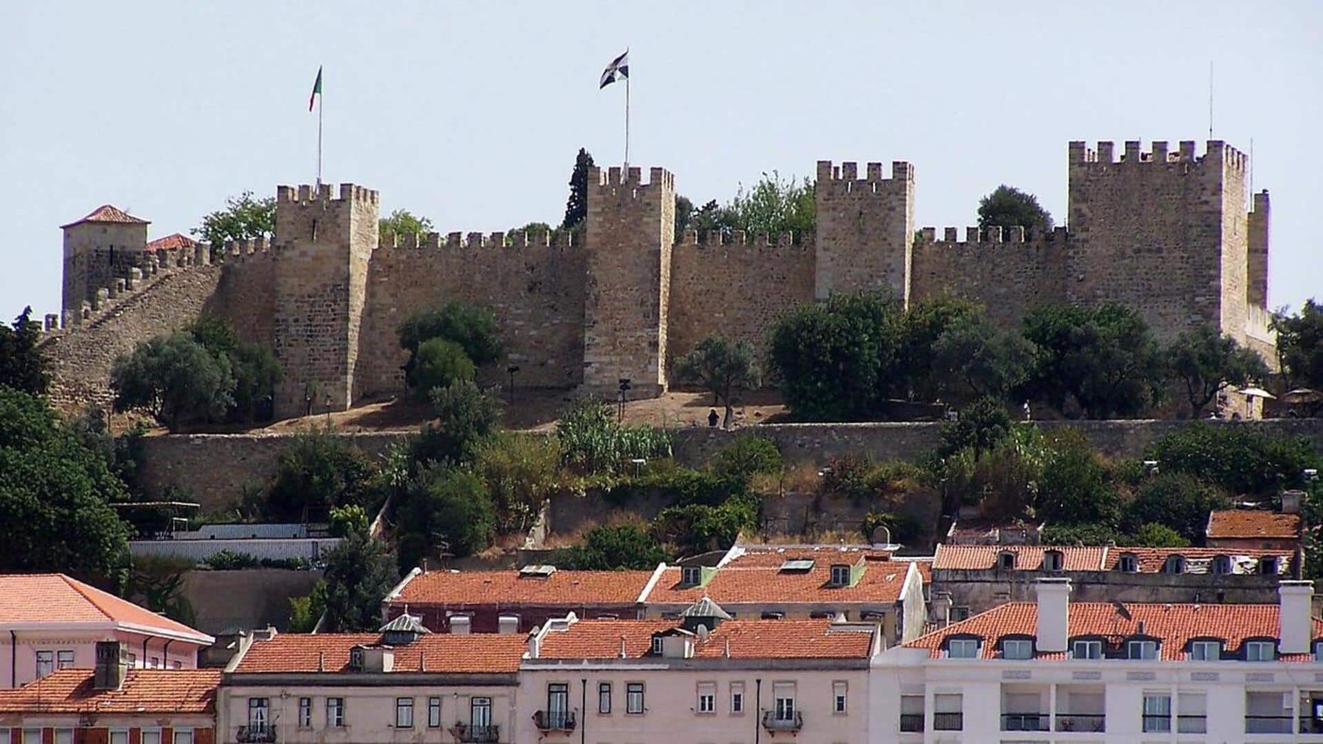 Jalan-Jalan di Distrik Alfama, Lisbon
