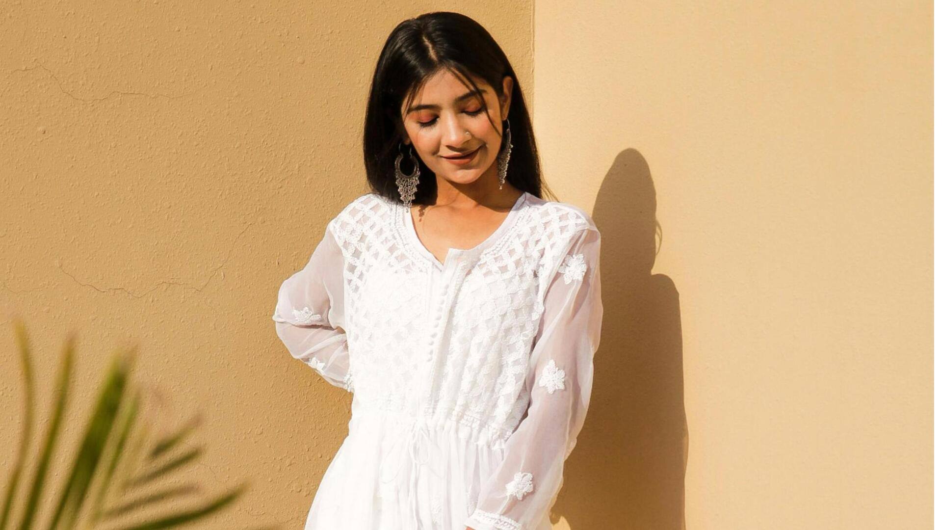 Tingkatkan pakaian musim panas dengan bordir Chikankari