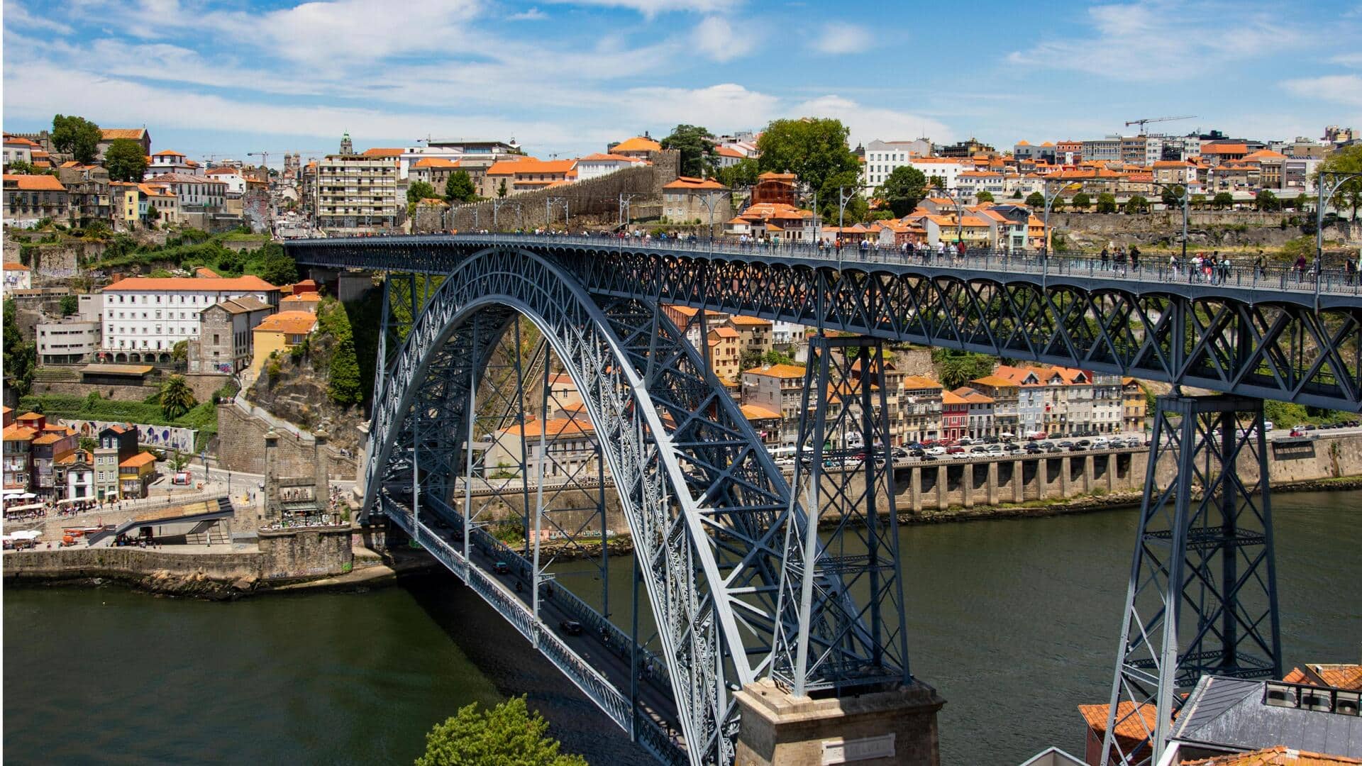 Menemukan Sejarah Teater Porto melalui Lingkungannya yang Hidup