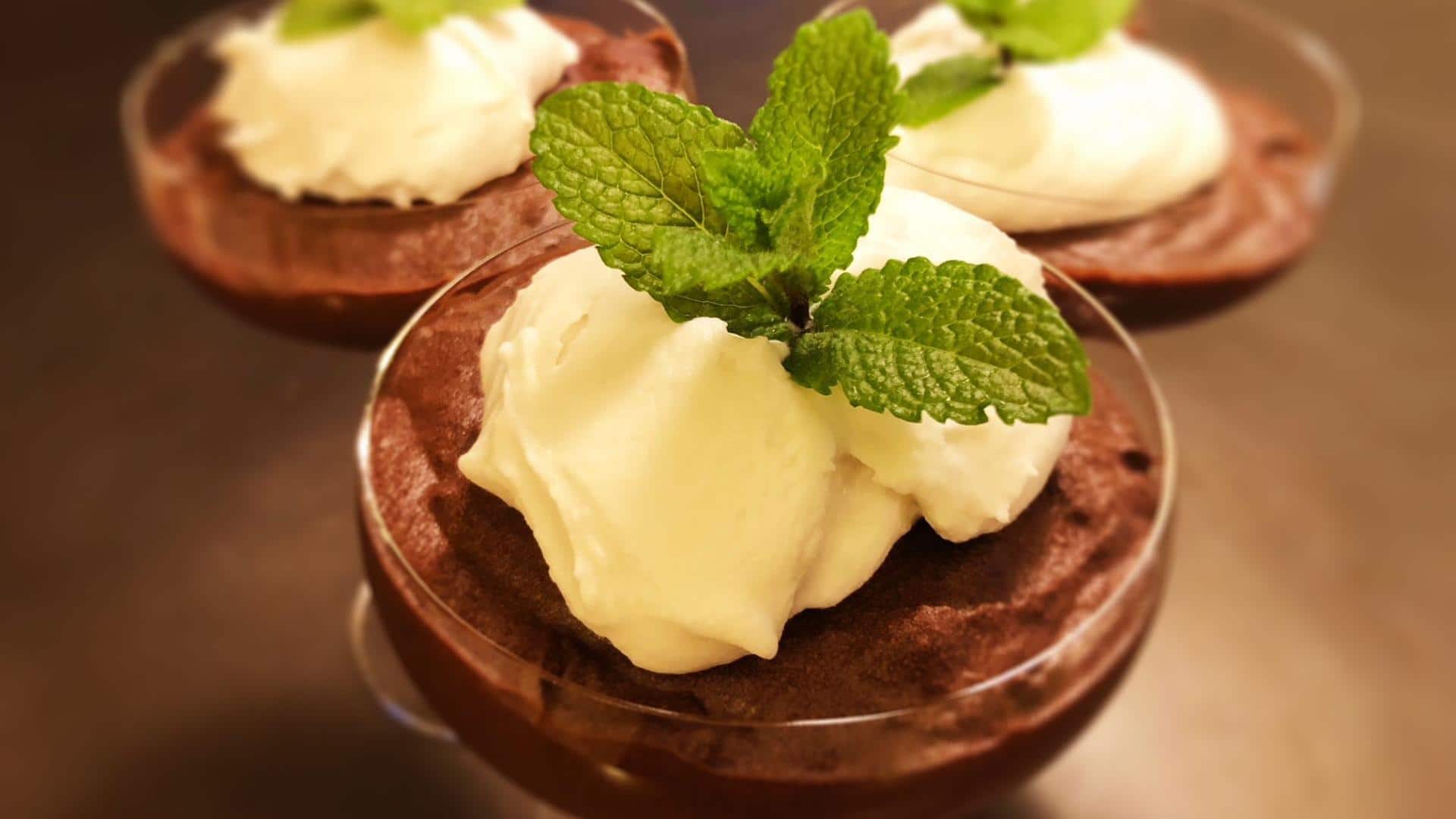 5 Herbal Daun untuk Meningkatkan Cita Rasa Hidangan Penutup Anda