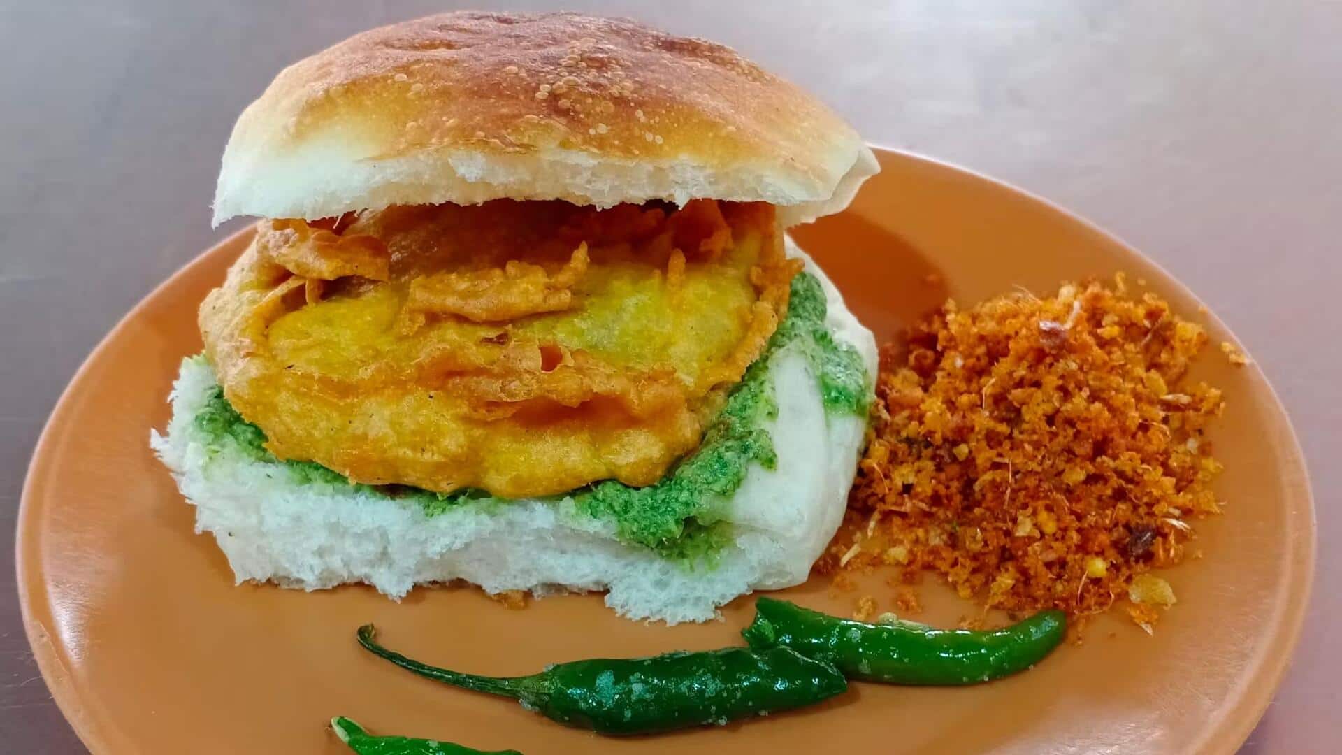 Menikmati Kuliner Vegetarian di Pune, India