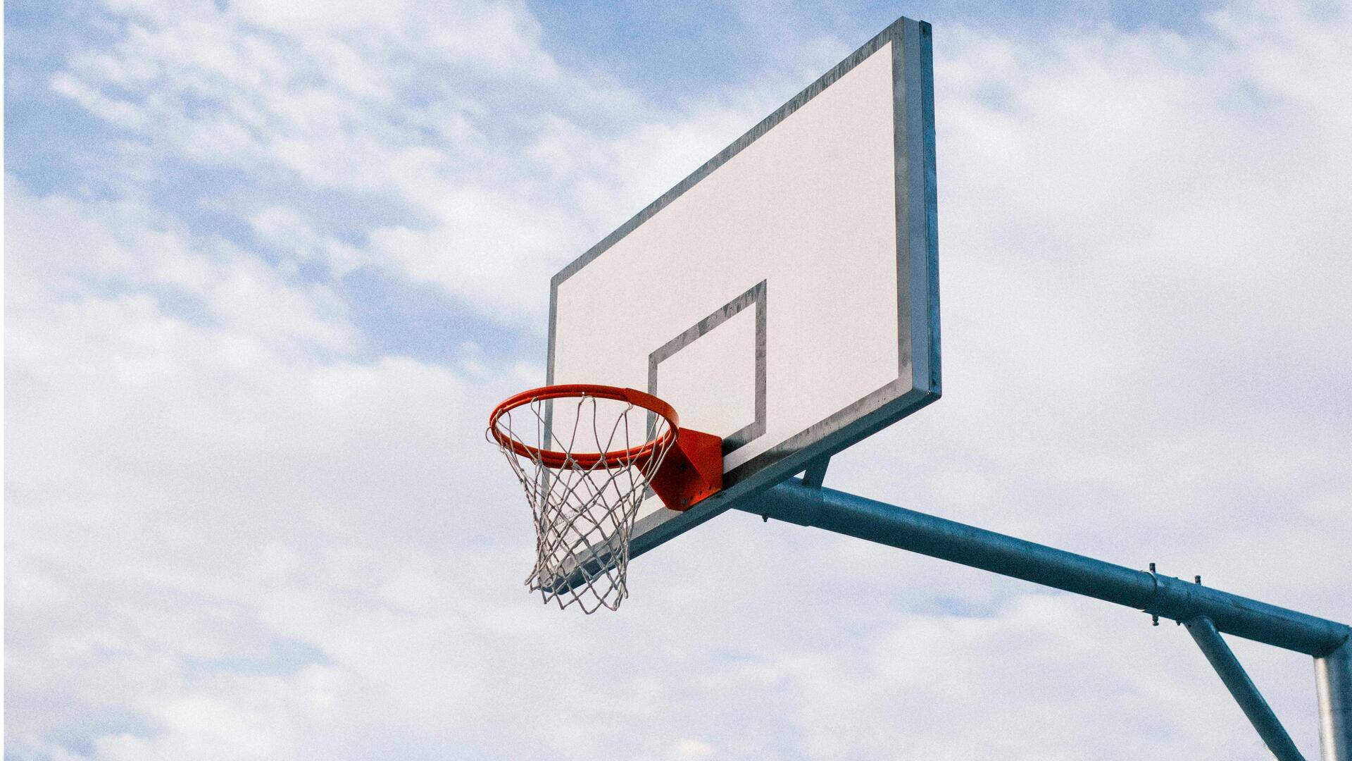 Mengapa jaring basket memiliki bagian bawah terbuka?