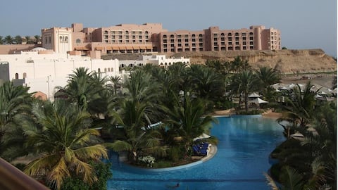 Menikmati Pantai dan Lanskap Muskat, Oman