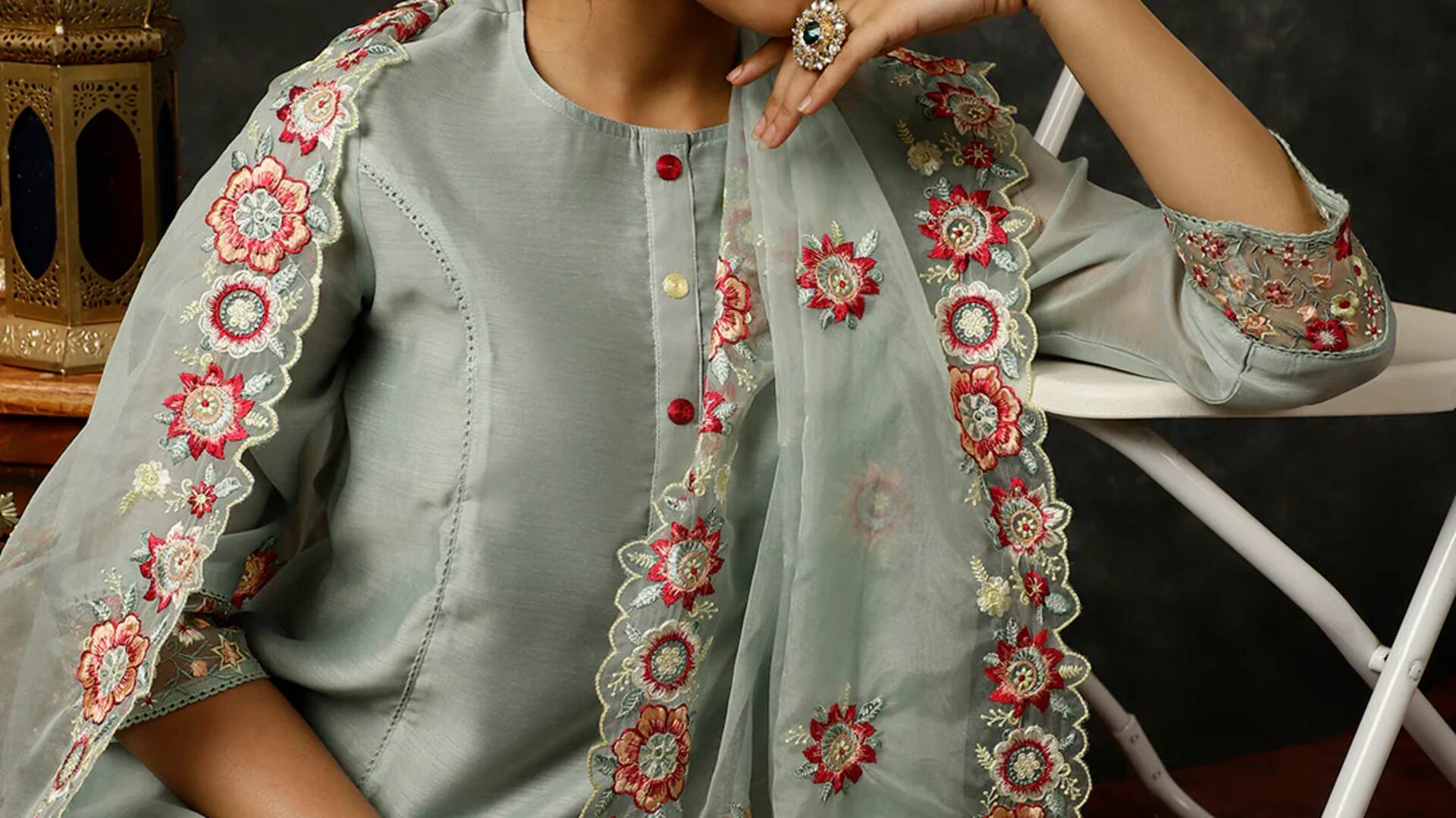 Gaya bordir tradisional Gujarat dalam fesyen modern