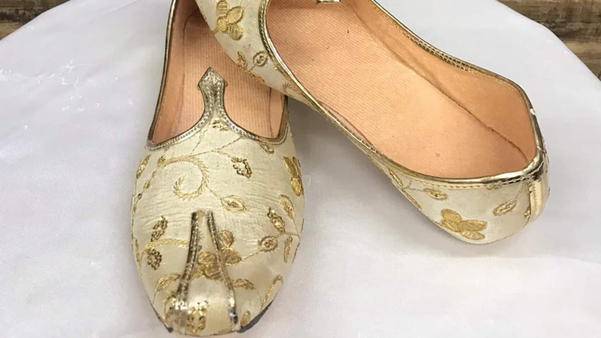 Sepatu brokat: Memadukan dengan busana etnik