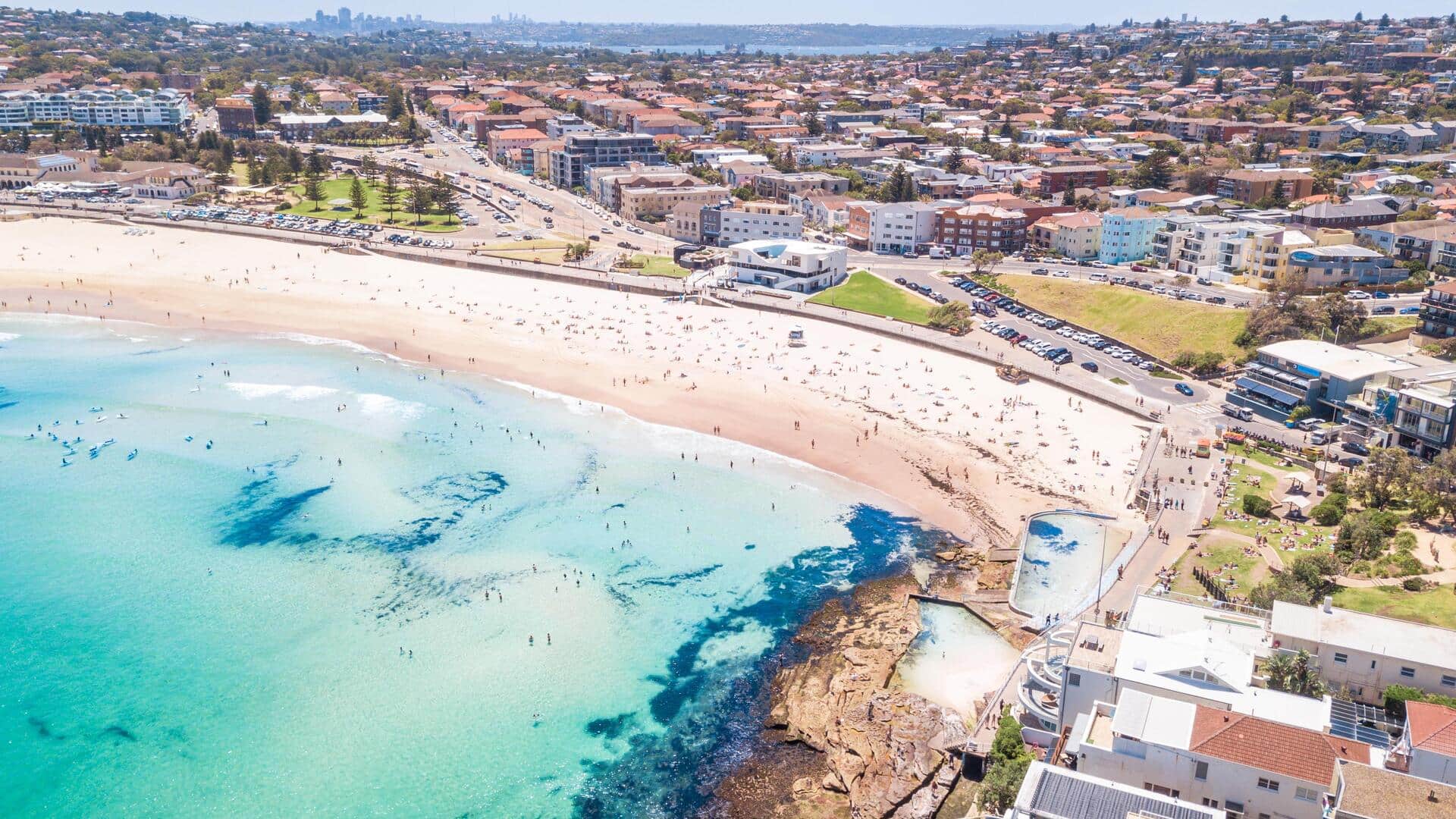 Kafe Tepi Pantai di Sydney dengan Pemandangan Laut