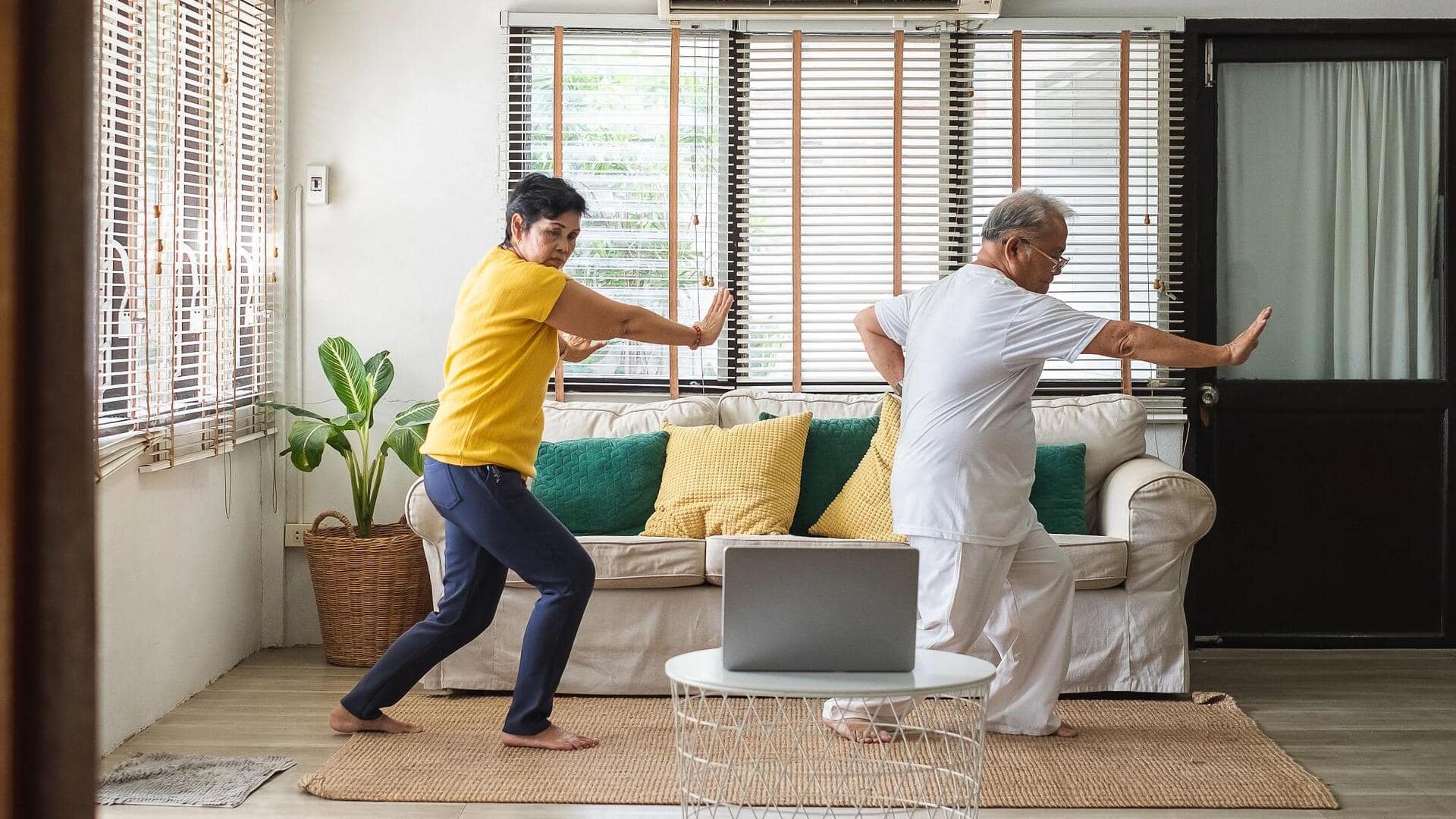Gerakan Tai Chi untuk Latihan Harian yang Menenangkan Pikiran Gerakan Tai Chi untuk Latihan Harian yang Menenangkan Pikiran