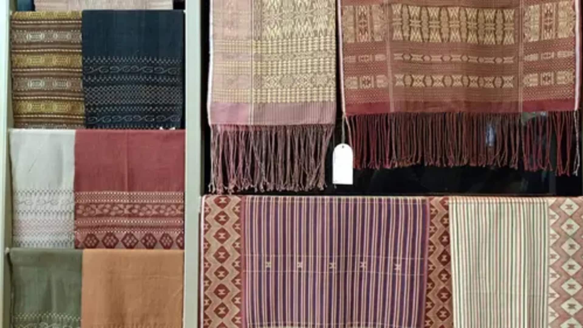 Ulos Sutra: Memadukan tradisi dalam mode Indonesia modern