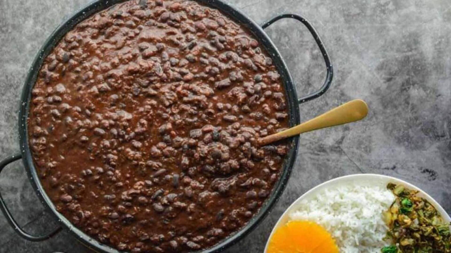 Masak sup kacang hitam Brasil yang lezat ini 