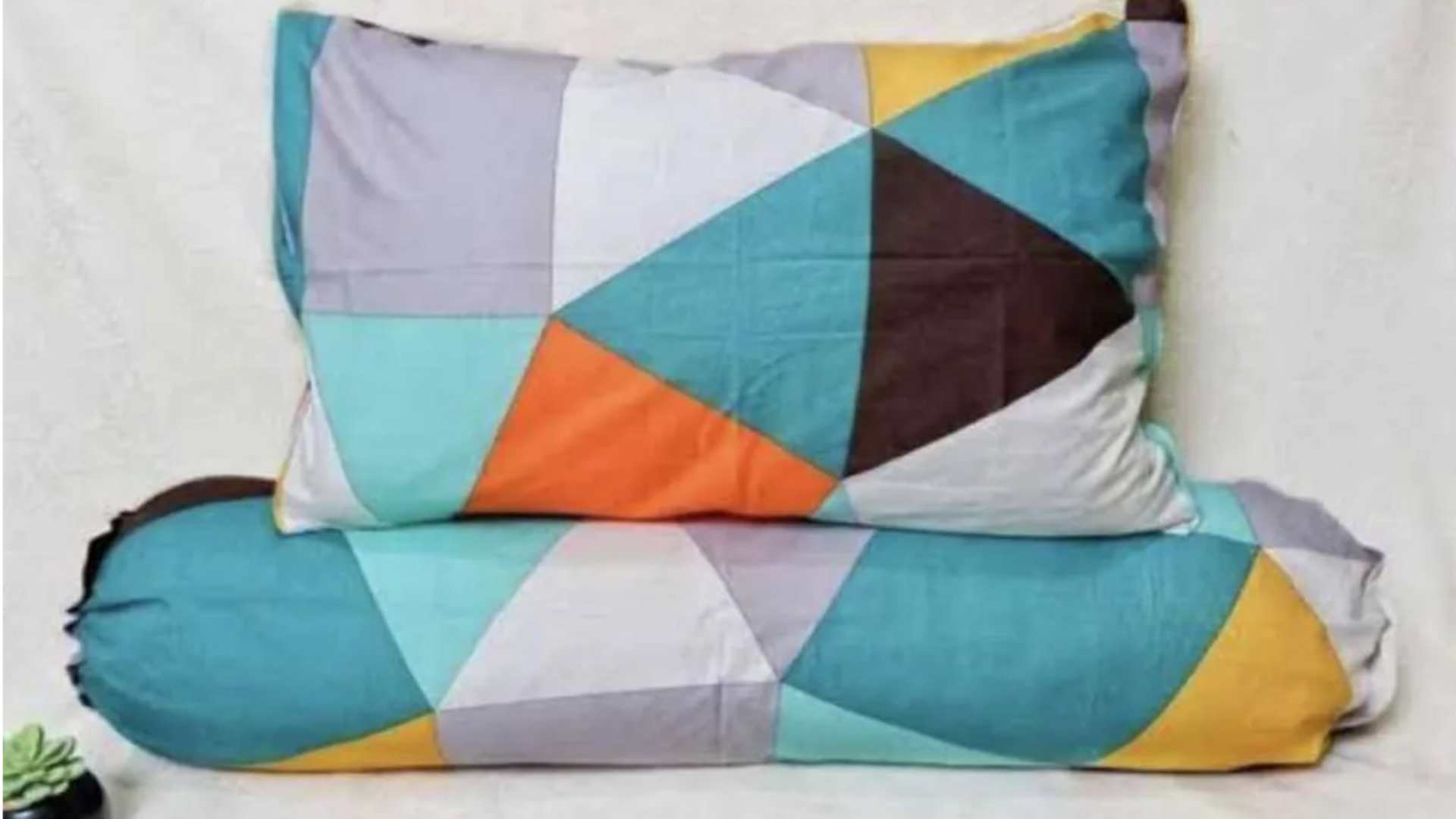 Ubah sarung bantal lama menjadi tas penyimpanan kain yang modis