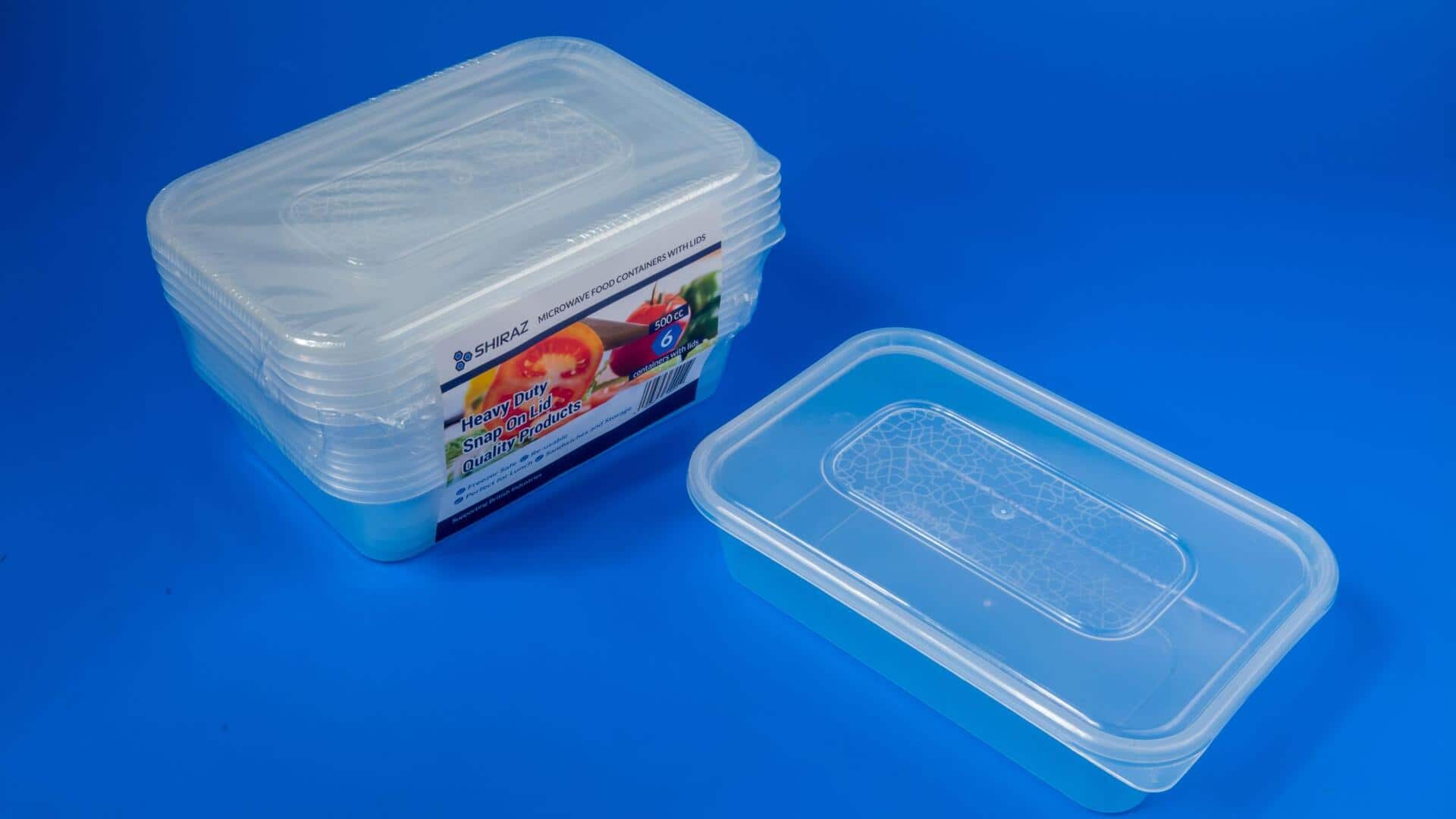 Menghidupkan kembali kontainer plastik yang pudar dengan sinar matahari