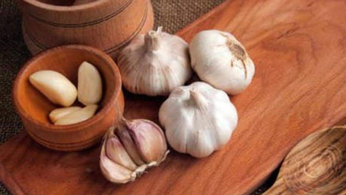 Cara memperoleh manfaat bawang putih ketika masalah kulit melanda