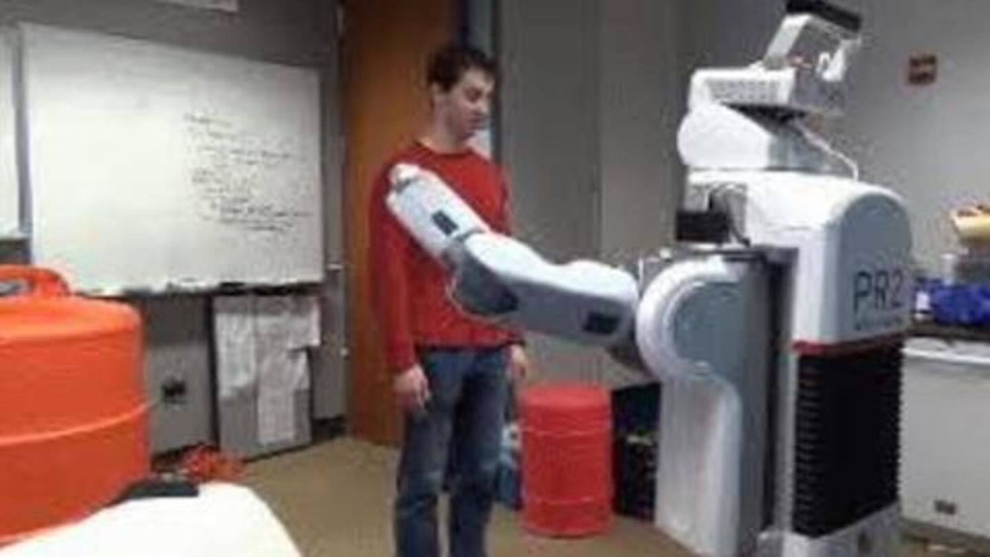 Ilmuwan mengembangkan robot untuk memeluk manusia