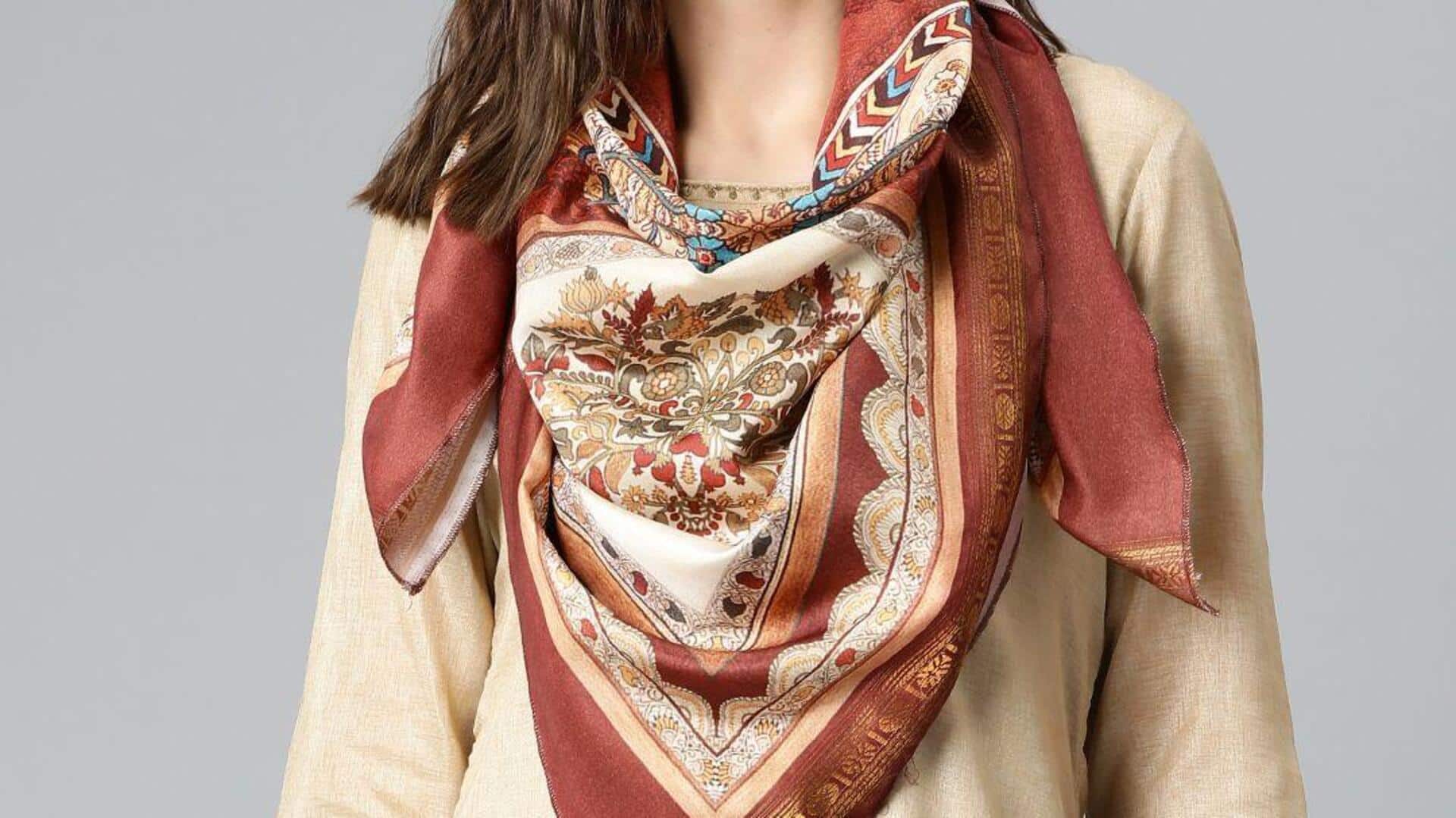 Syal berwarna cerah untuk transisi musim panas ke musim hujan