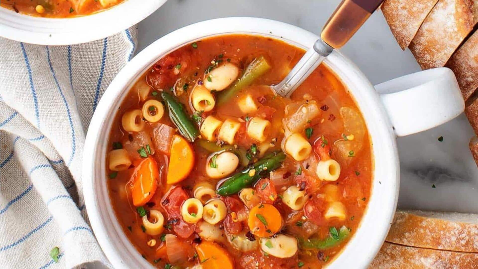 Coba resep sup minestrone ini untuk hari yang menyegarkan