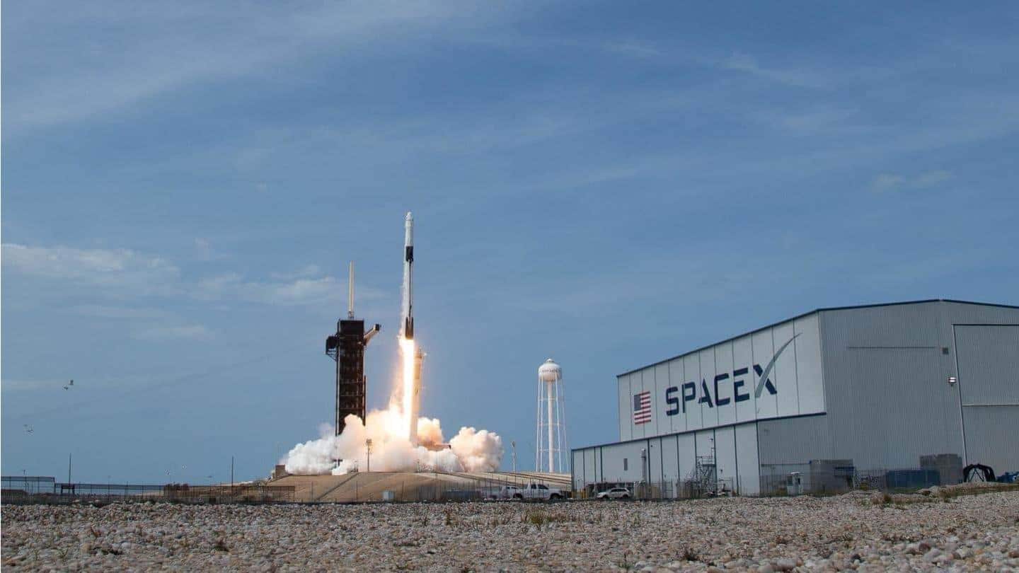SpaceX Musk mengumpulkan $ 850 juta, sekarang bernilai $ 74 miliar