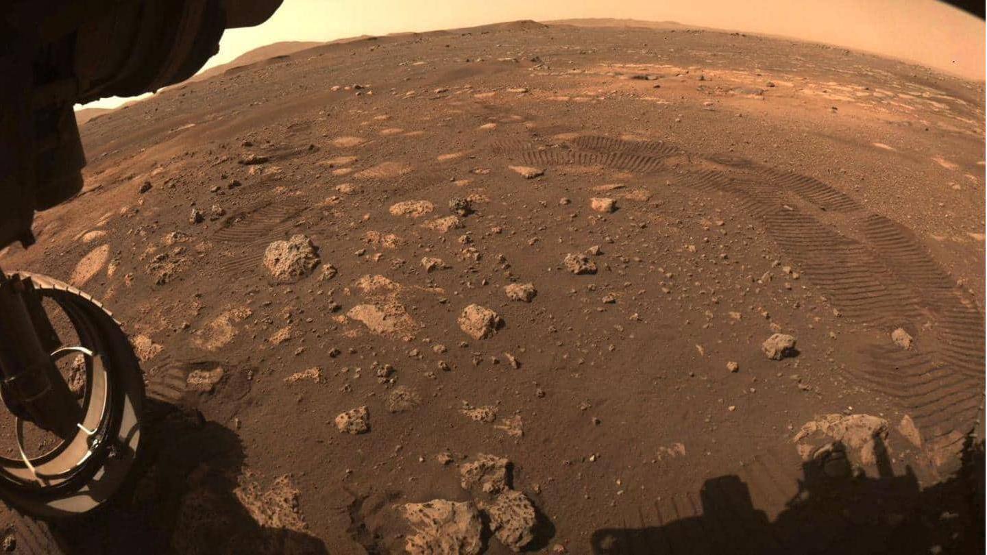 Rover Perseverance NASA menyelesaikan test drive pertama di tanah Mars