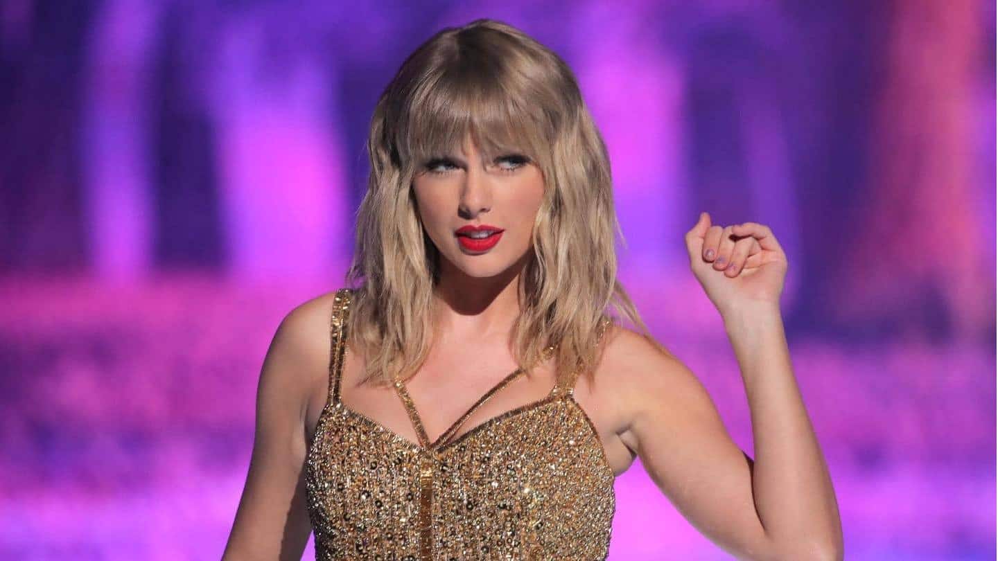 Taylor Swift memenangkan internet dengan rilis ulang 'Love Story'