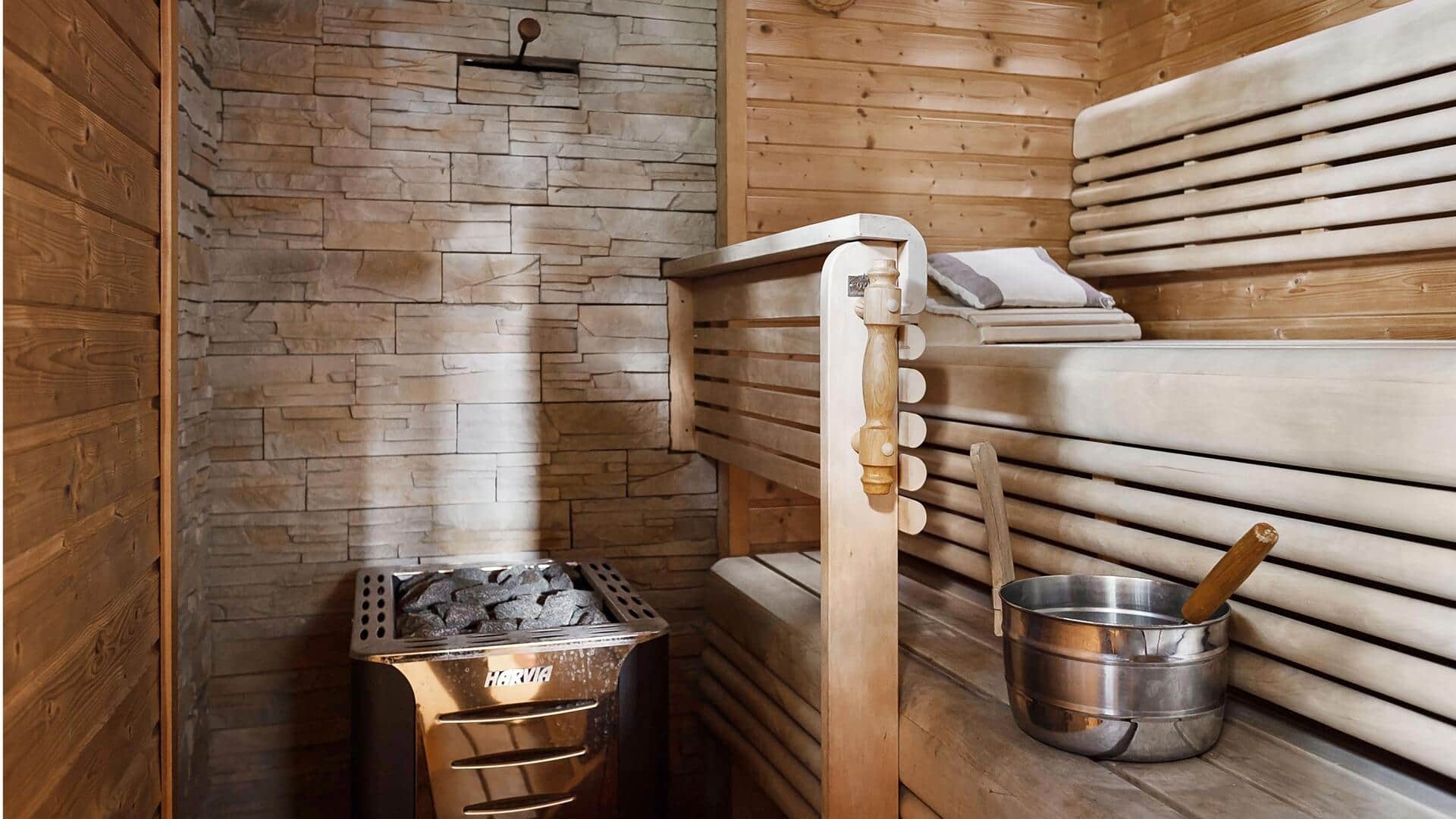 Bersantai di Sauna Tepi Danau Finlandia