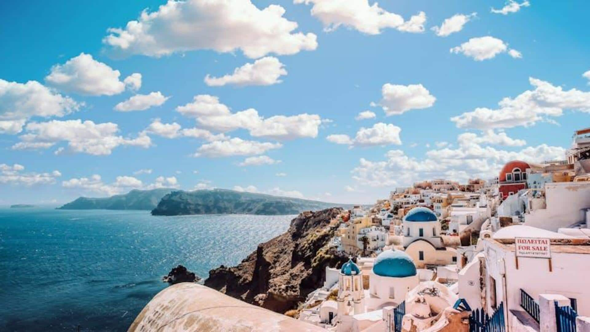 Menjelajahi Keindahan Santorini, Yunani