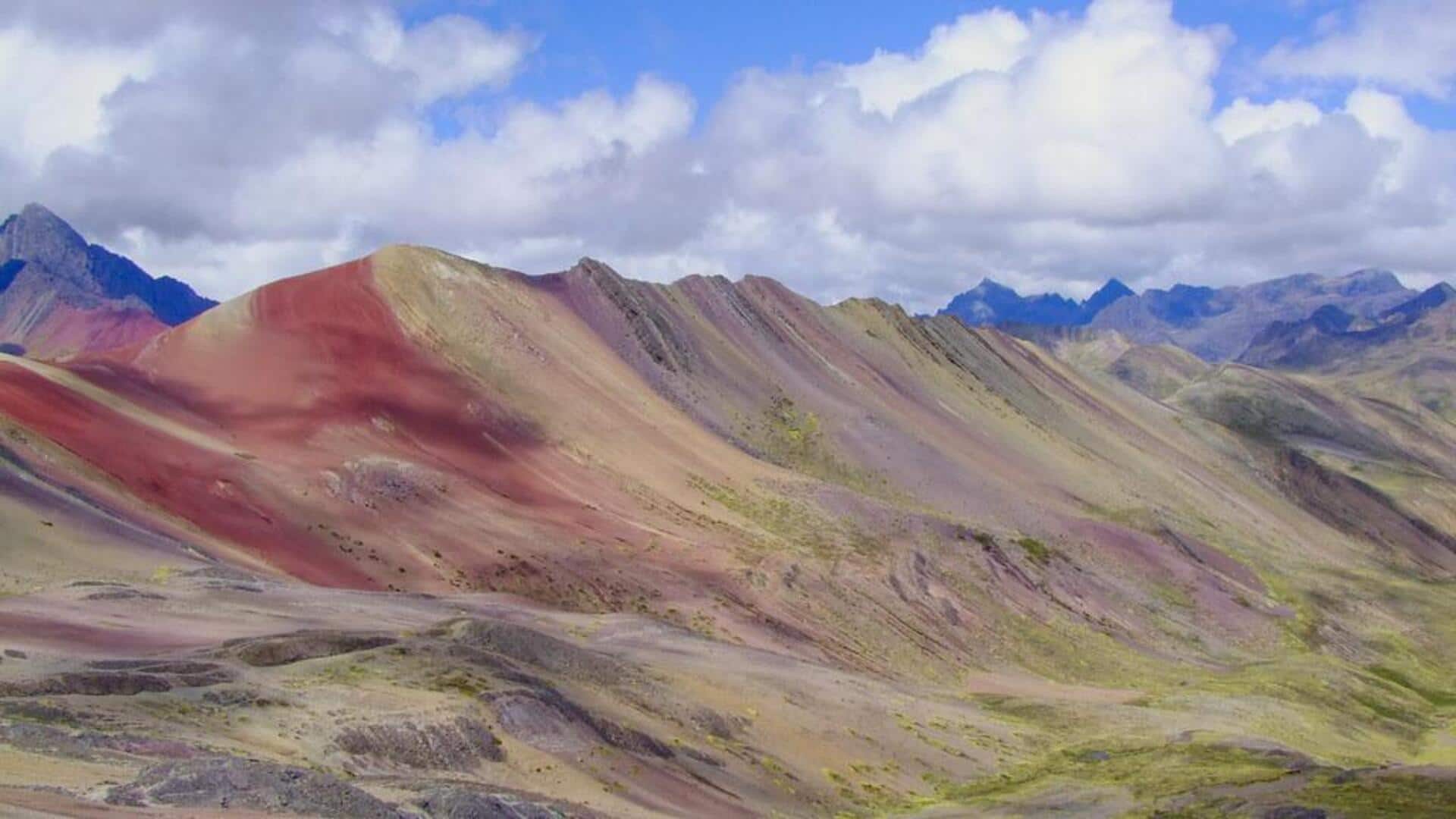 Gunung pelangi dunia: Palet warna alami yang menakjubkan