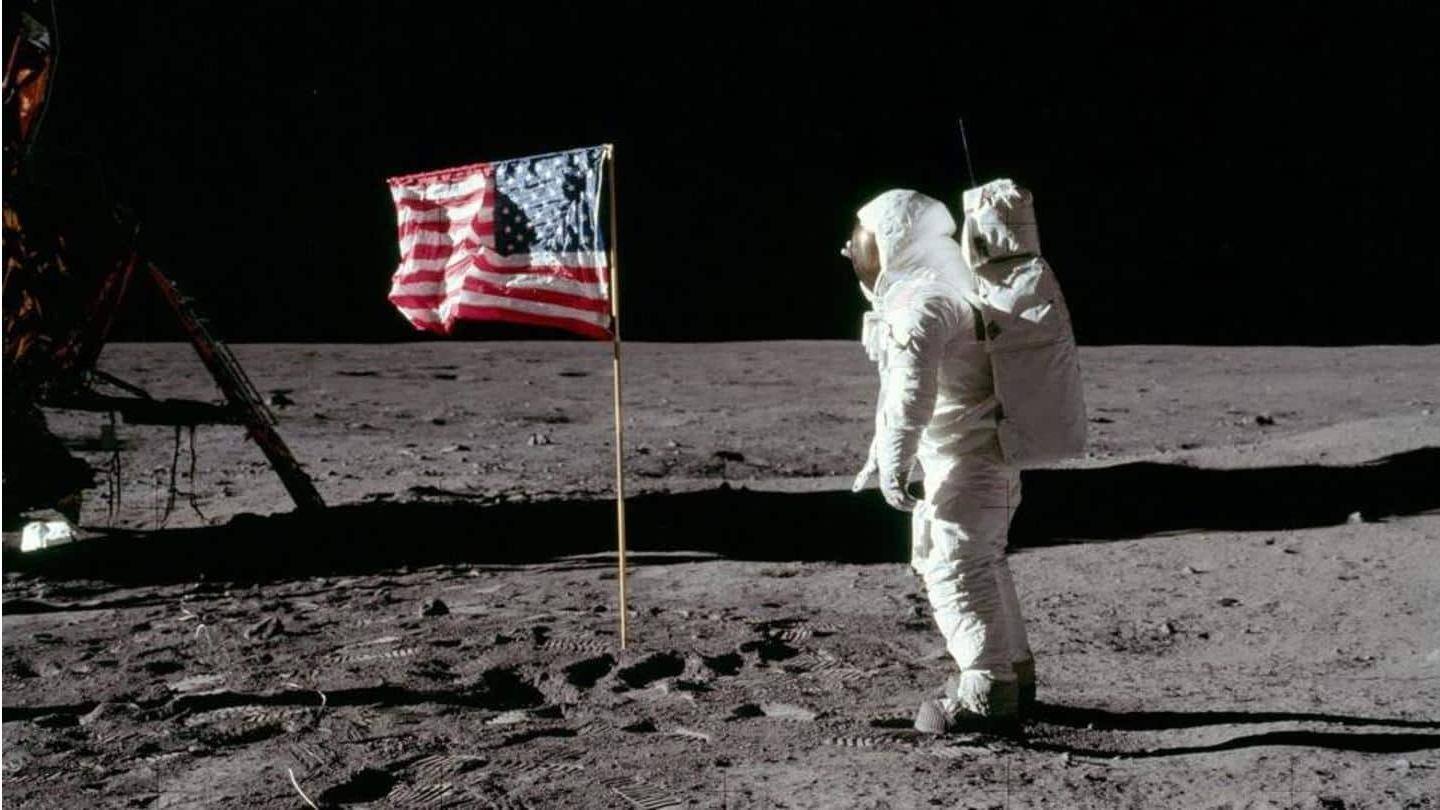 Jejak kaki Neil Armstrong di bulan masih utuh setelah 53 tahun