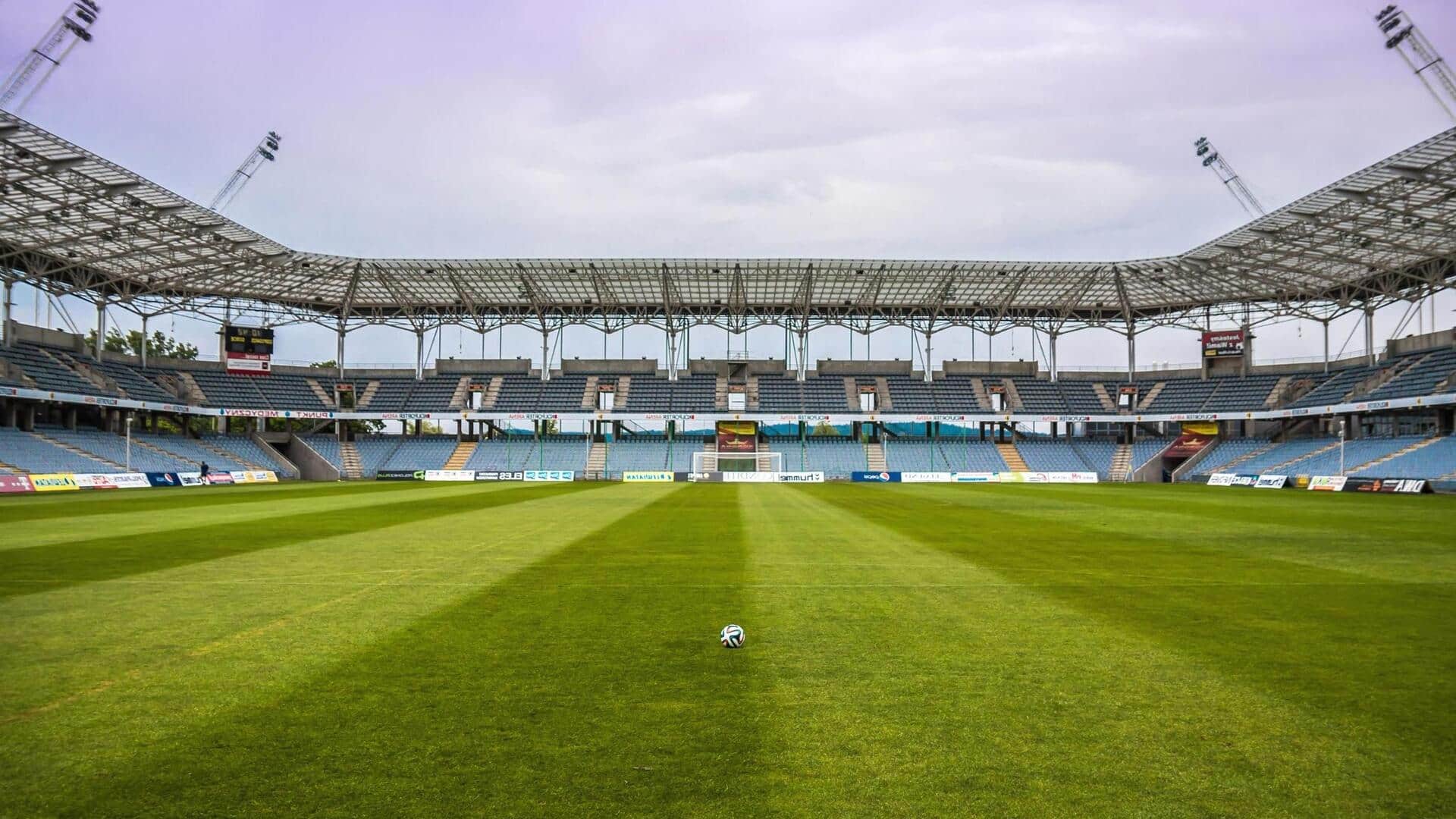 Mengapa ukuran lapangan sepak bola berbeda di seluruh dunia?