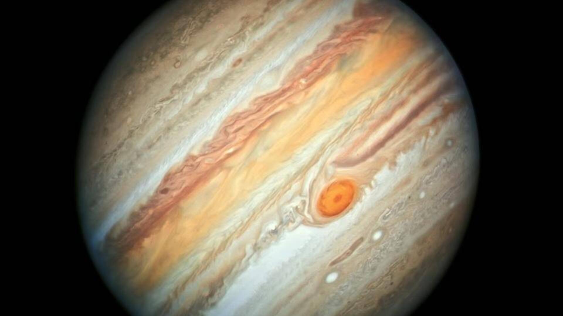 Pola Awan Jupiter yang Menarik Perhatian Para Ilmuwan