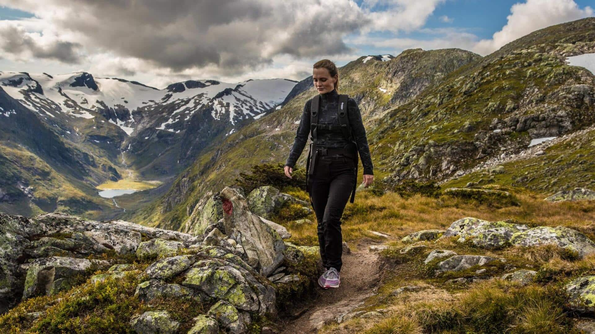 Sederet Perlengkapan Penting Untuk Mengikuti Trekking Fjord Di Norwegia