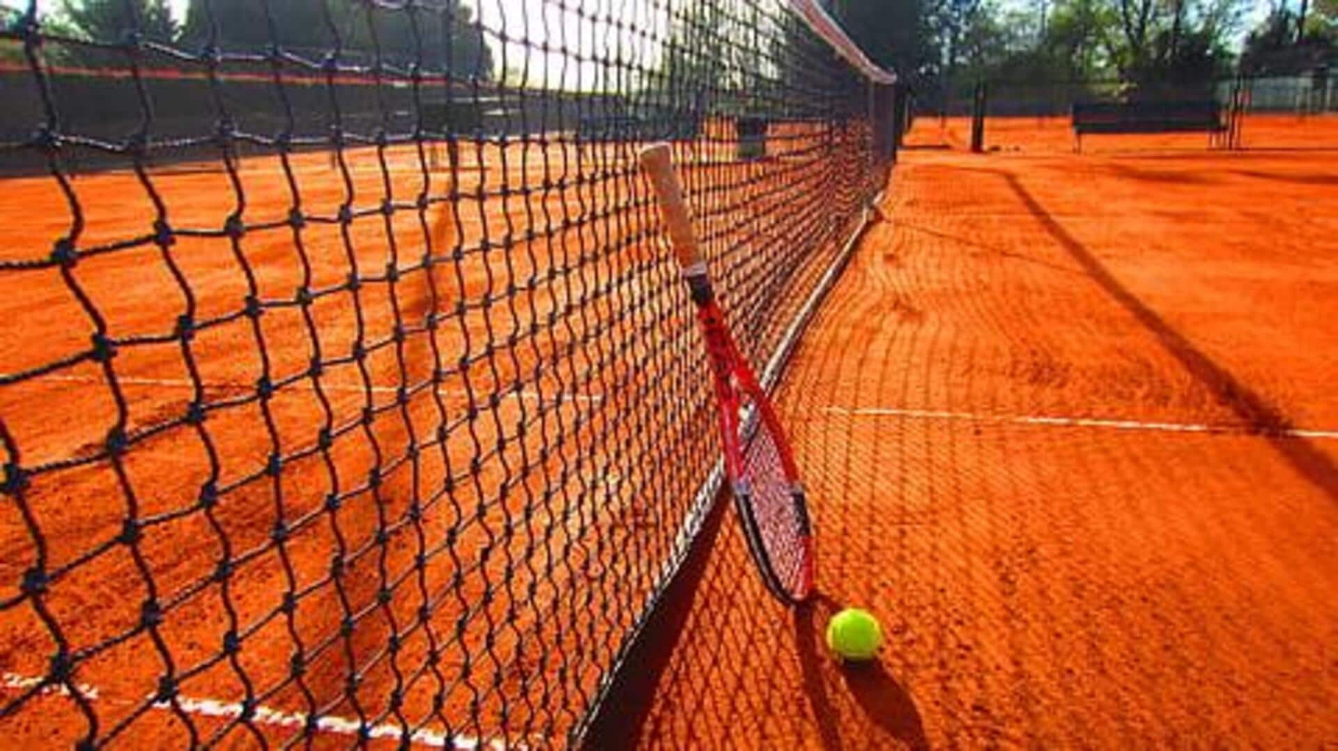 Evolusi tinggi jaring lapangan tenis dalam turnamen