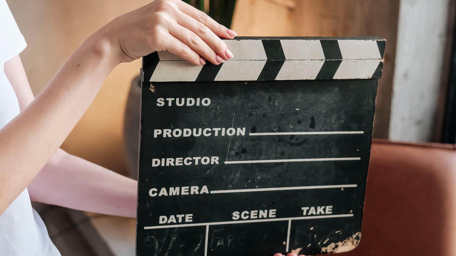 Barang unik yang selalu ada di set film