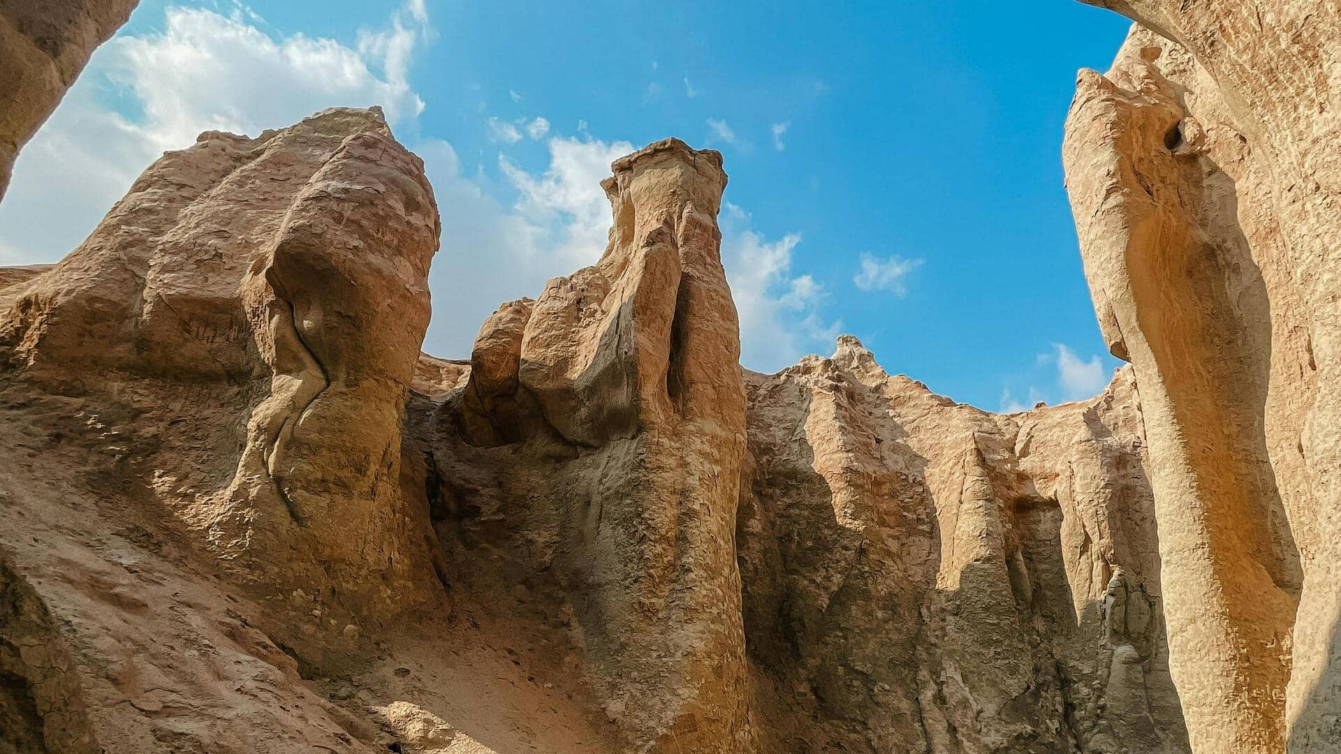 Menjelajahi Keindahan Pulau Qeshm, Iran