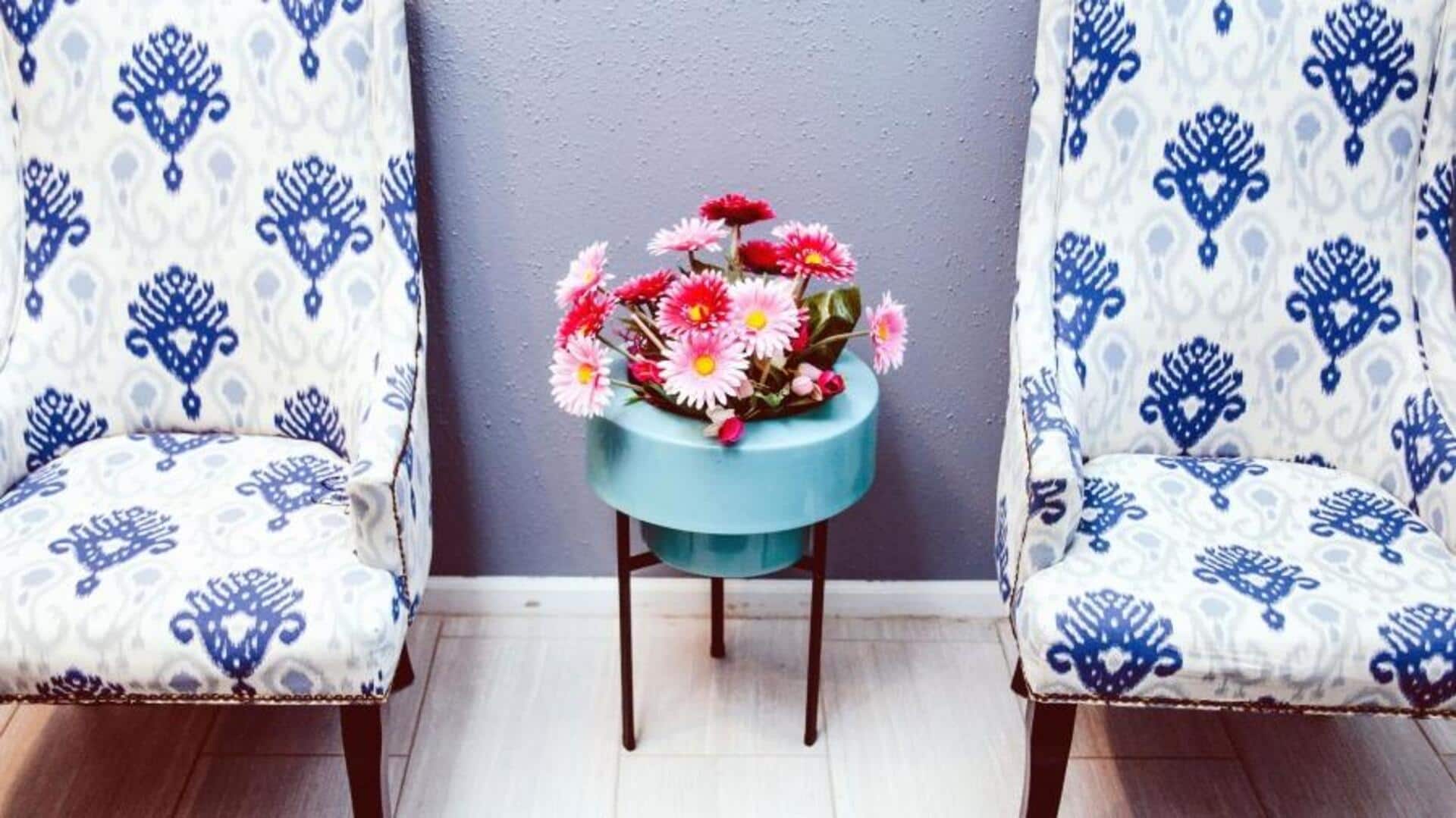 Ubah furnitur lama dengan aksen kain berwarna-warni