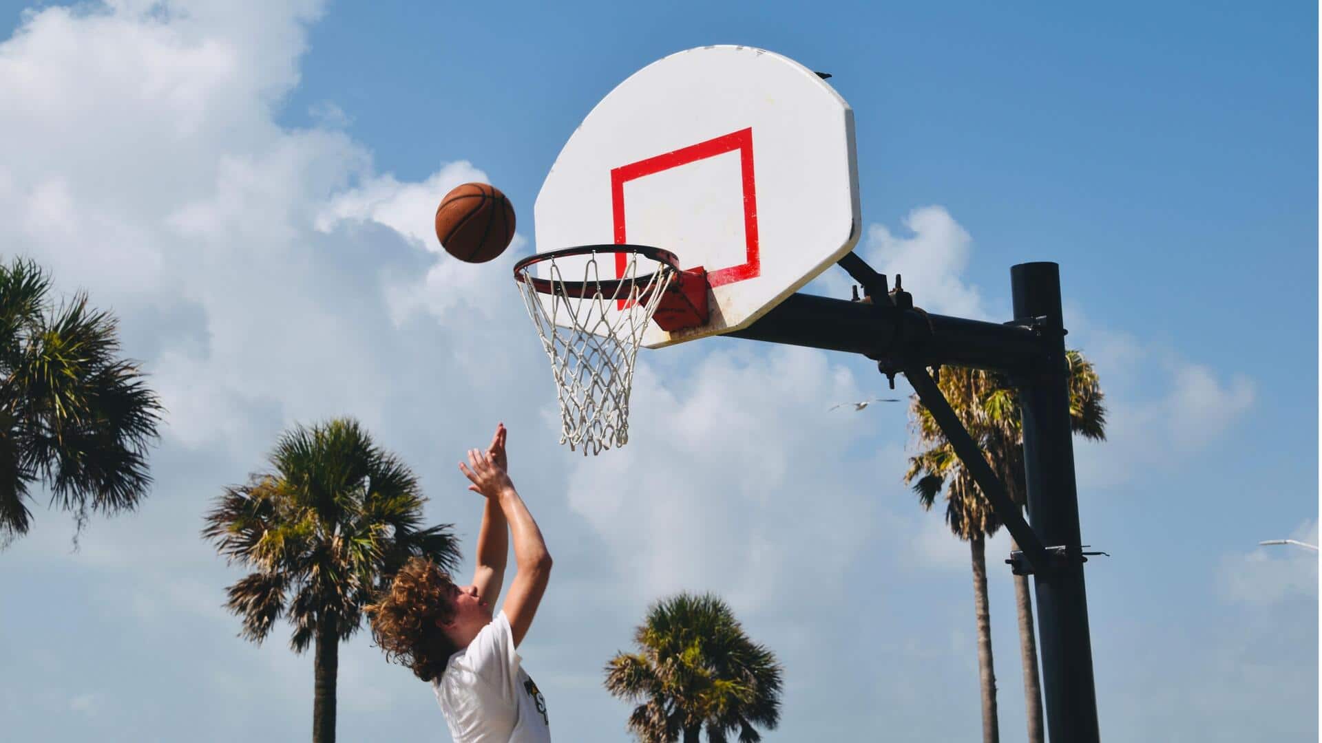 Asal-usul dan pentingnya lemparan bebas dalam bola basket