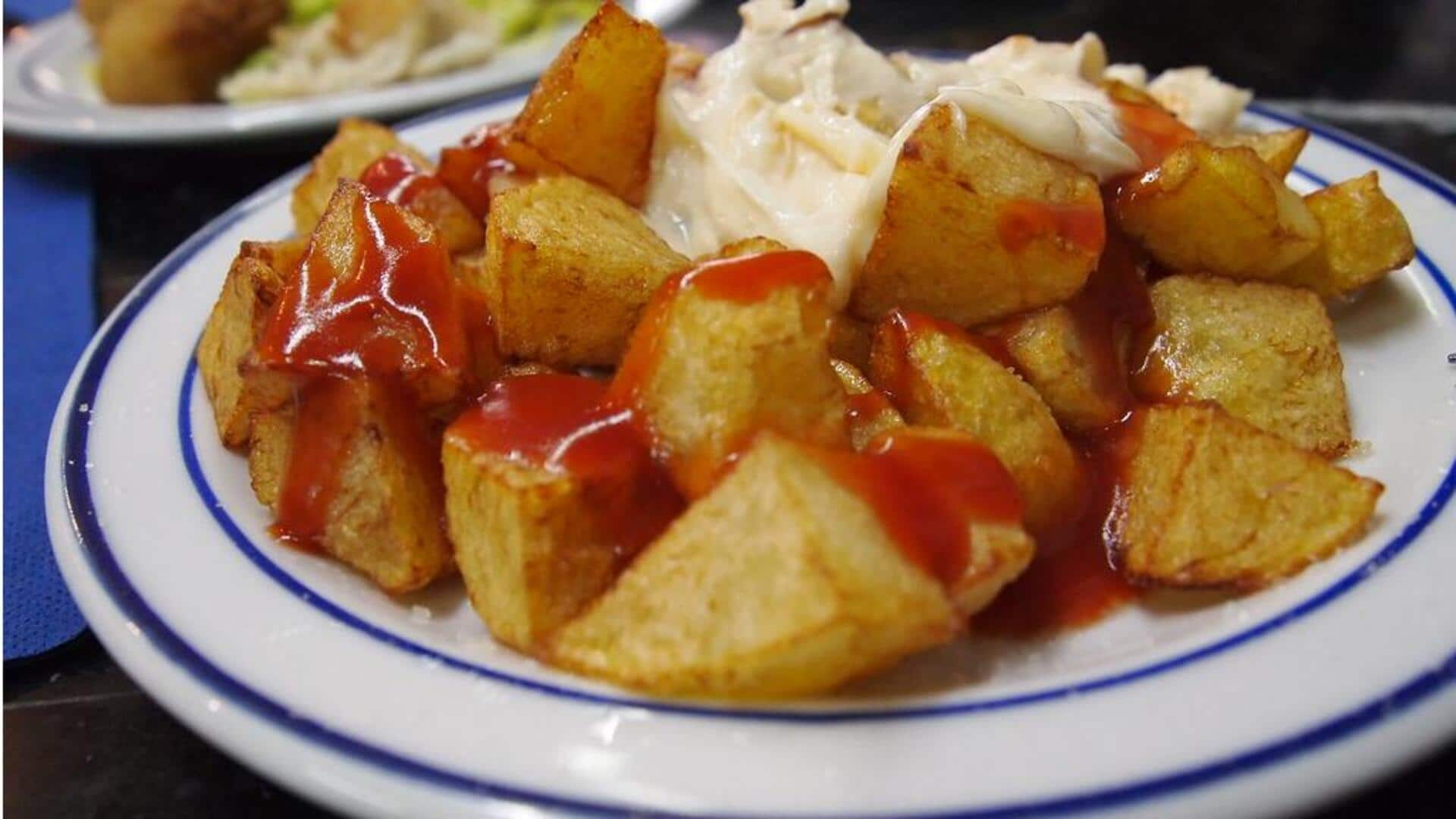 Patatas Bravas fusion Spanyol-India dengan chutney asam jawa