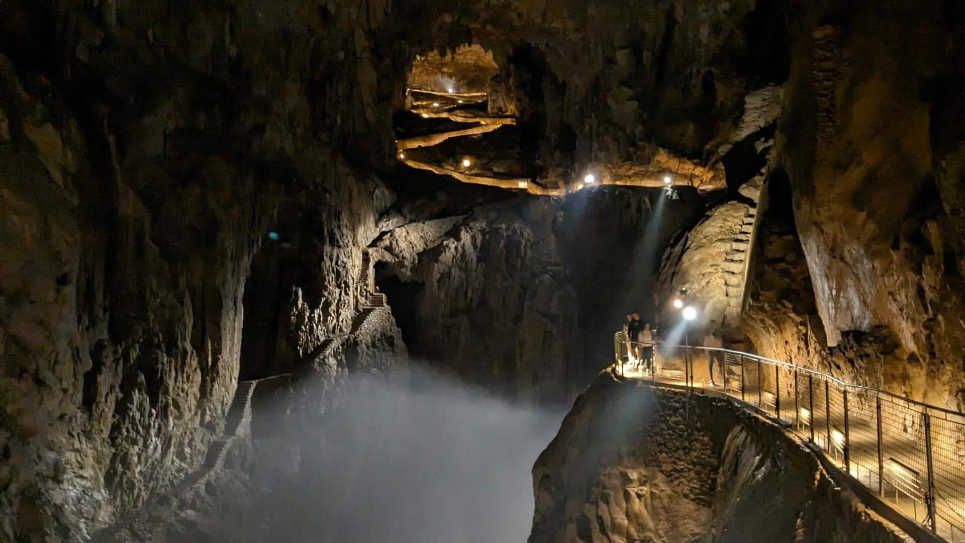 Menjelajahi Keajaiban Gua Skocjan, Slovenia