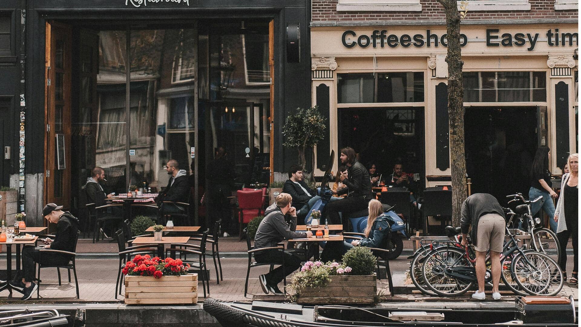 Kafe Tepi Kanal Terbaik di Amsterdam Kafe Tepi Kanal Terbaik di Amsterdam