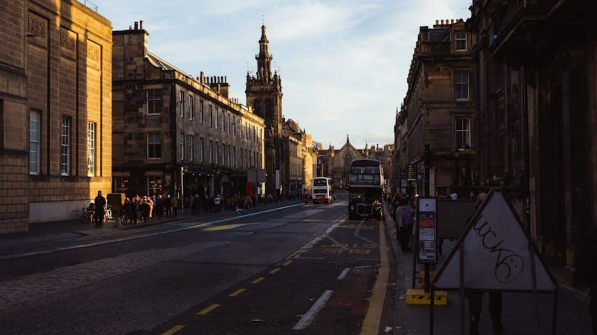 Menjelajahi Jejak Sastra Bersejarah di Edinburgh