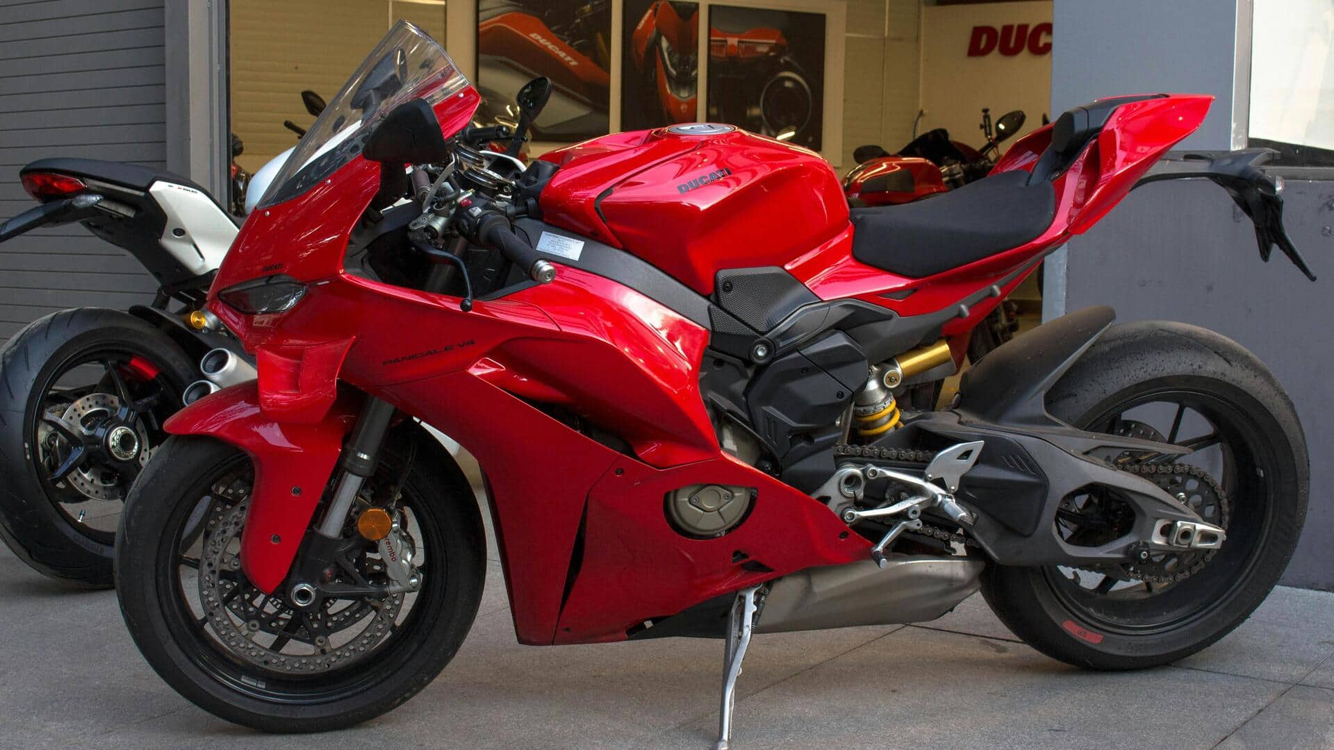 Fitur Unik pada Motor Mewah