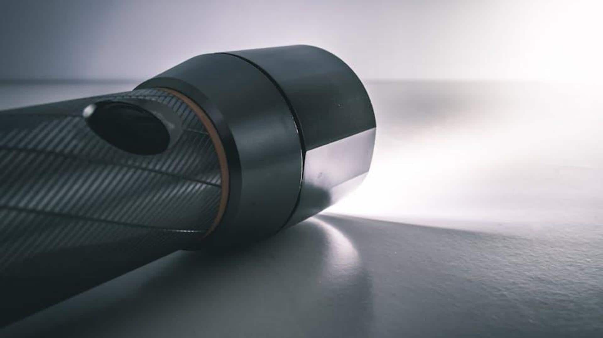 Sains Tersembunyi dalam Senter Daya Ulang Ramah Lingkungan