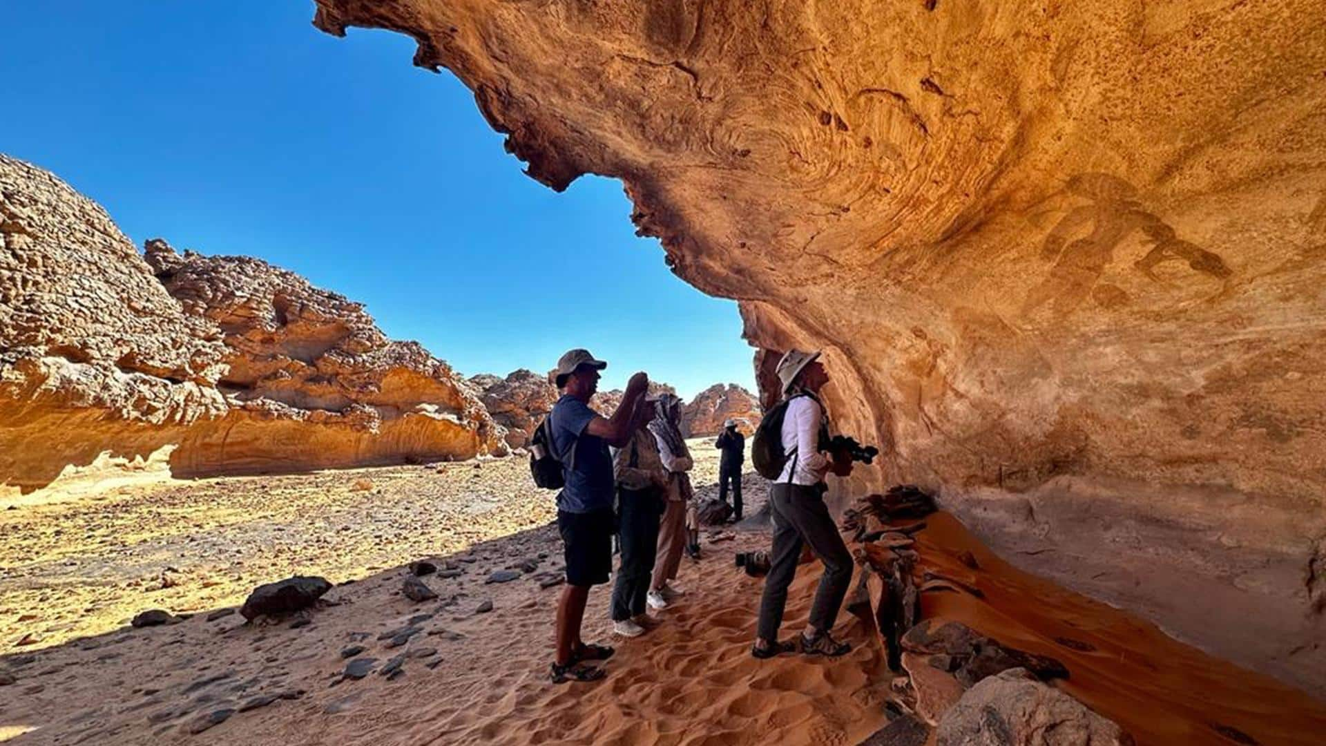 Menjelajahi Jalur Lukisan Gua Di Tassili n'Ajjer, Aljazair