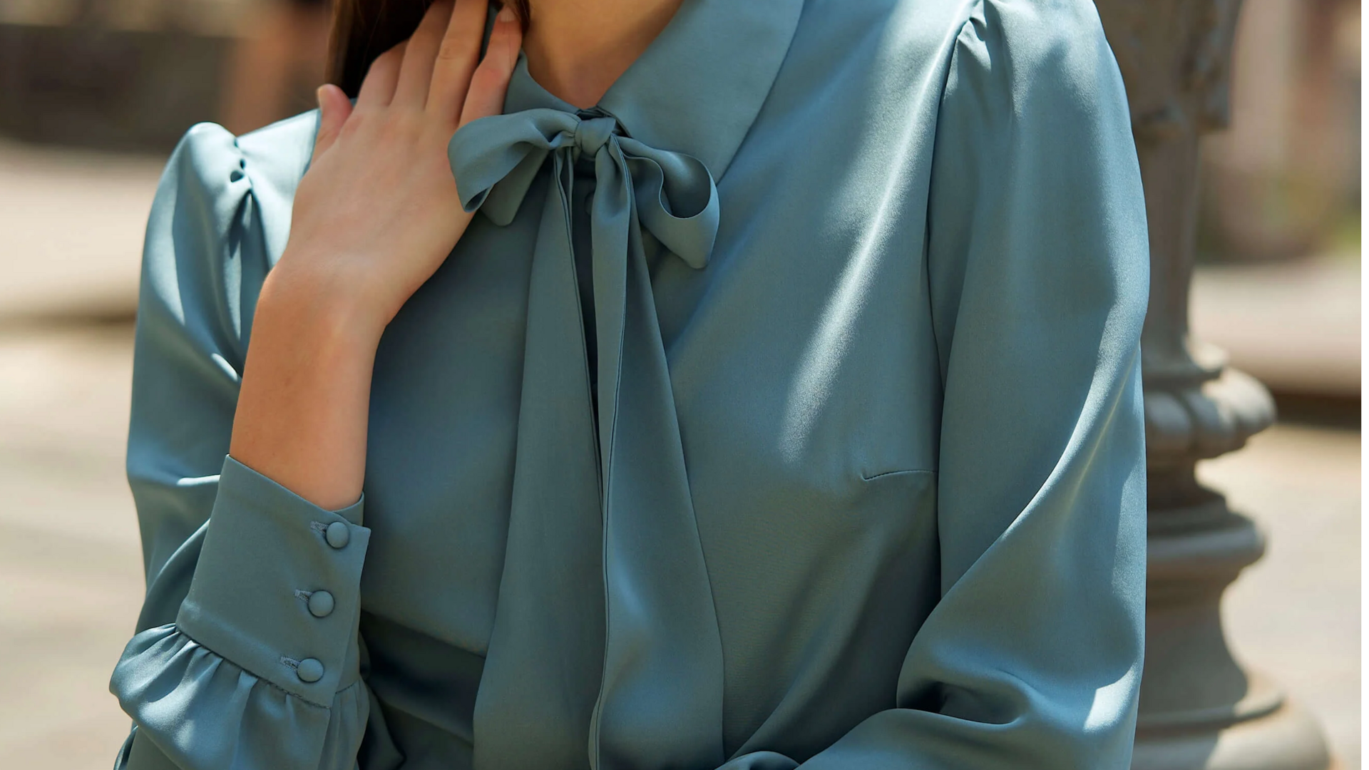 Blus sutra: Gaya elegan sepanjang musim